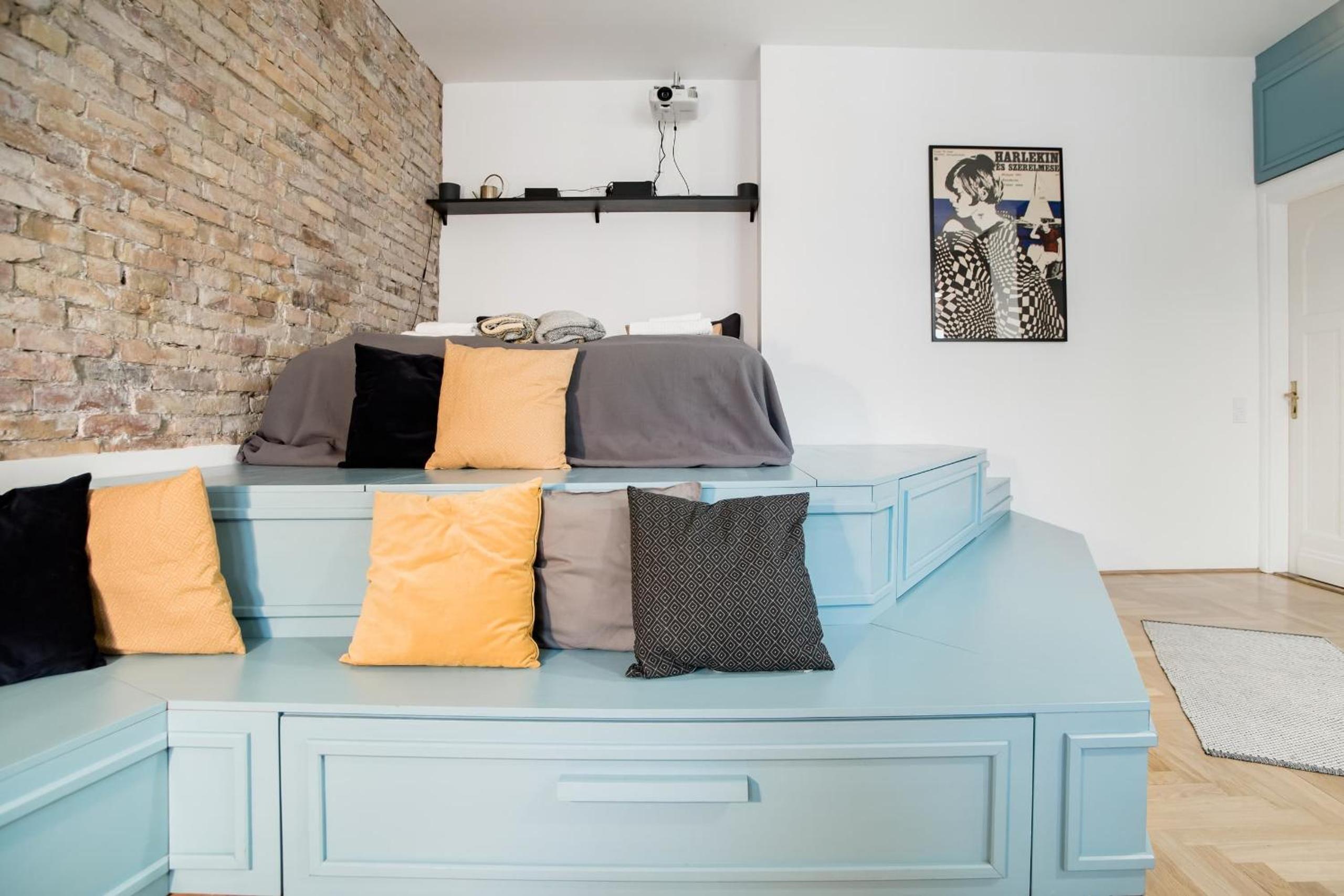 Designer Dream Home At The St. Stephen Basilica view 4
