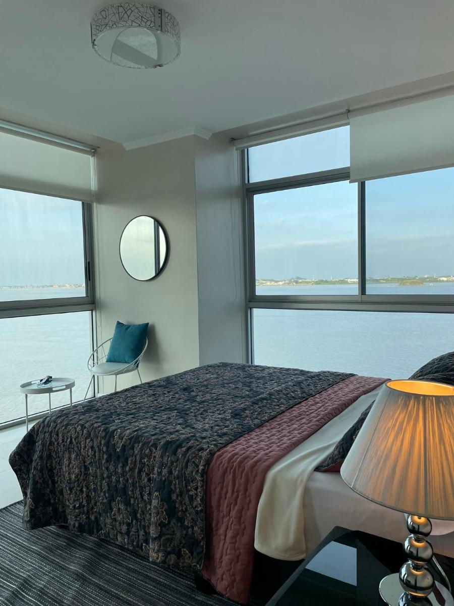Apartamento VISTA Al RIO PUERTO SANTANA Riverfront 1 view 4