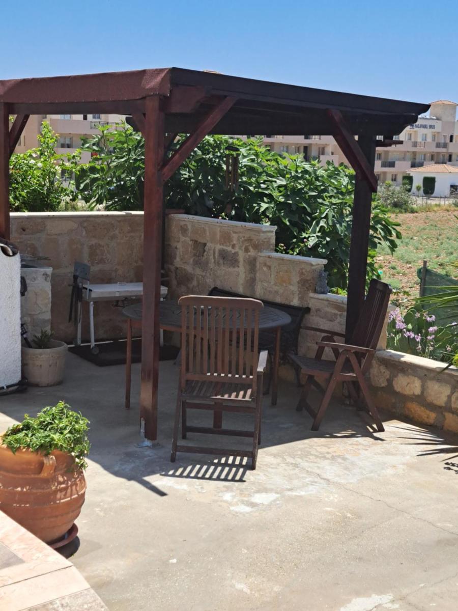 Peaceful semi detached house with private pool near the sea view 4