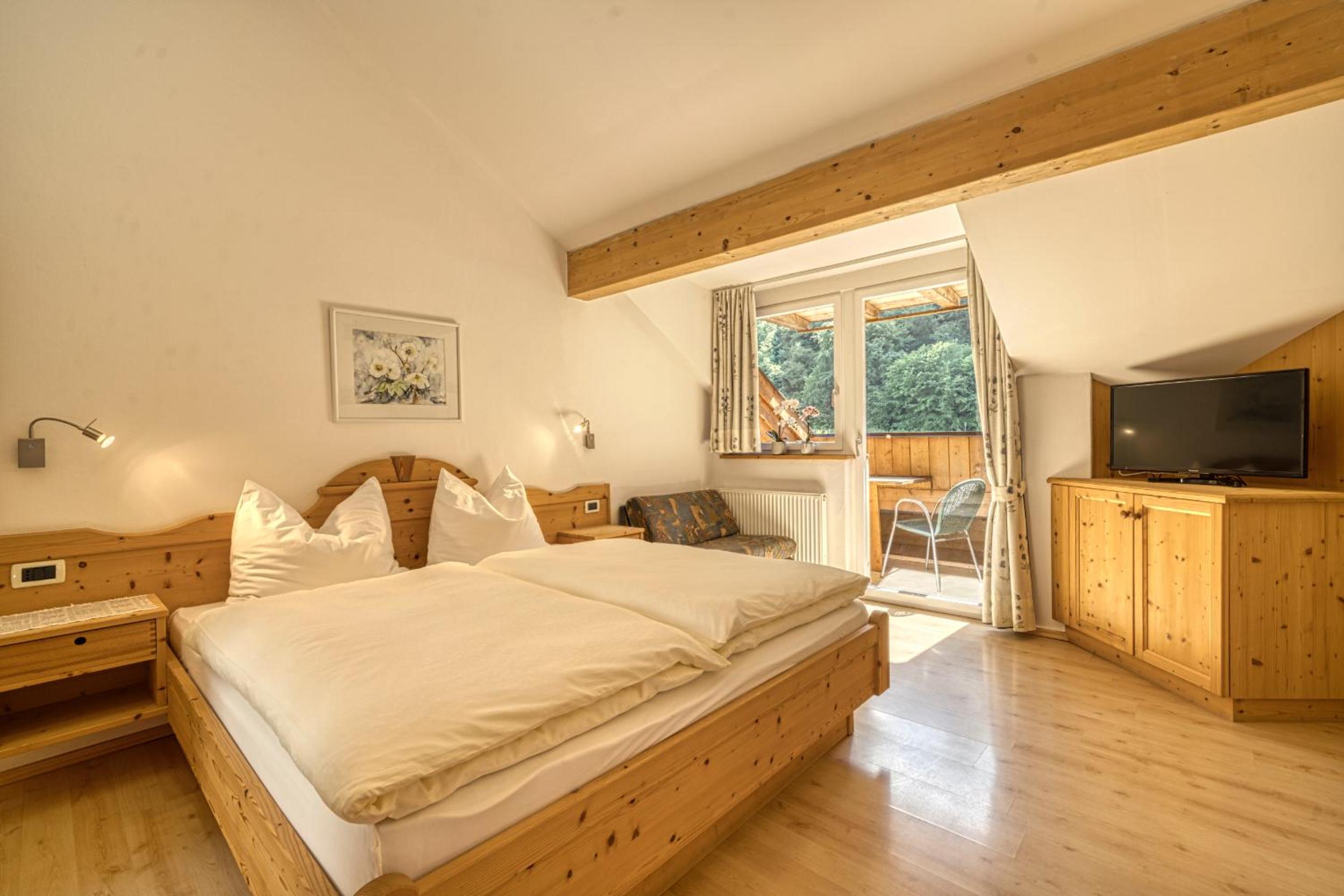 Kreuzwegerhof Nals - Historic Nature Stay with Pool near Meran & Bozen