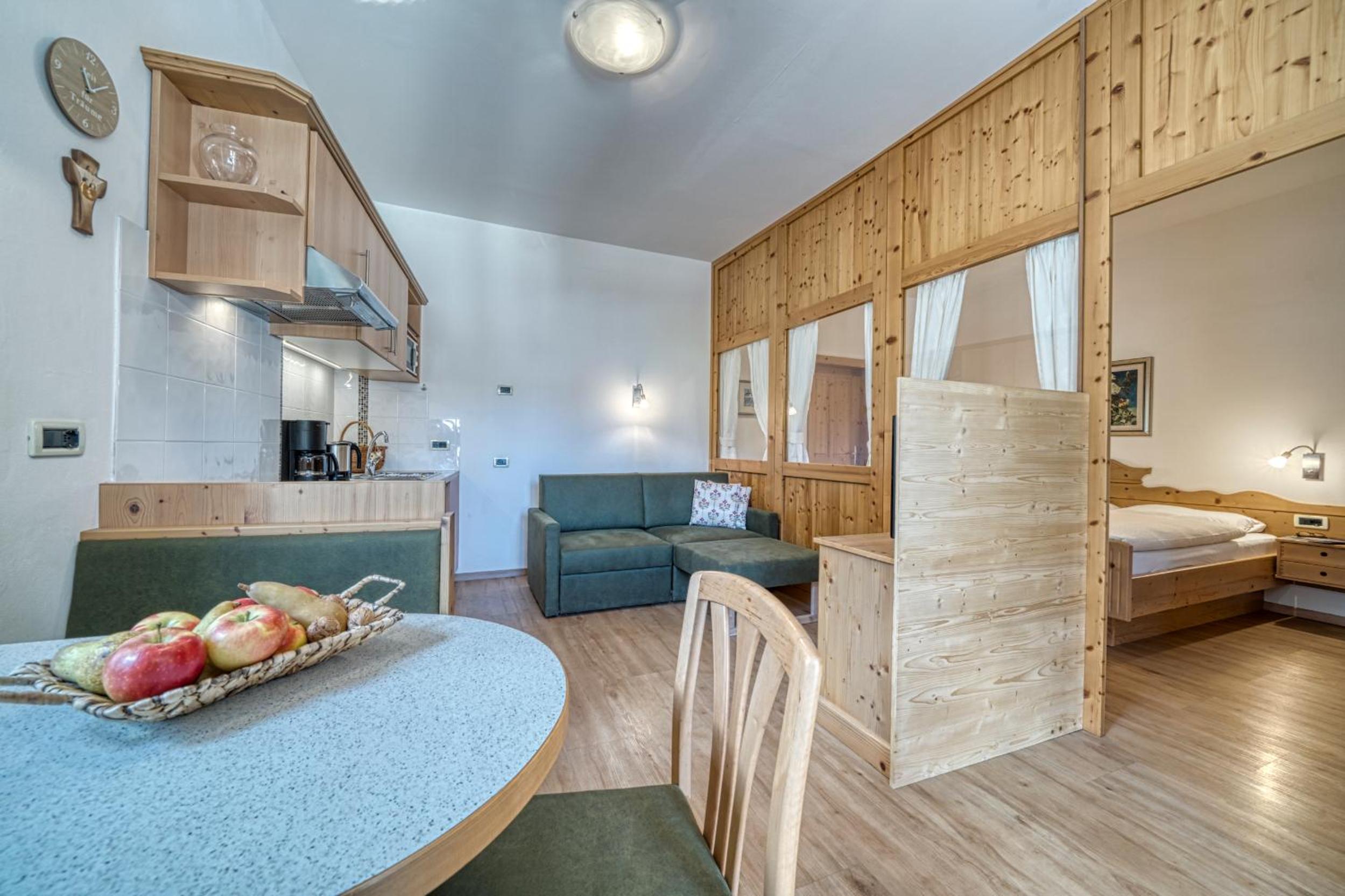 Kreuzwegerhof Nals - Historic Nature Stay with Pool near Meran & Bozen
