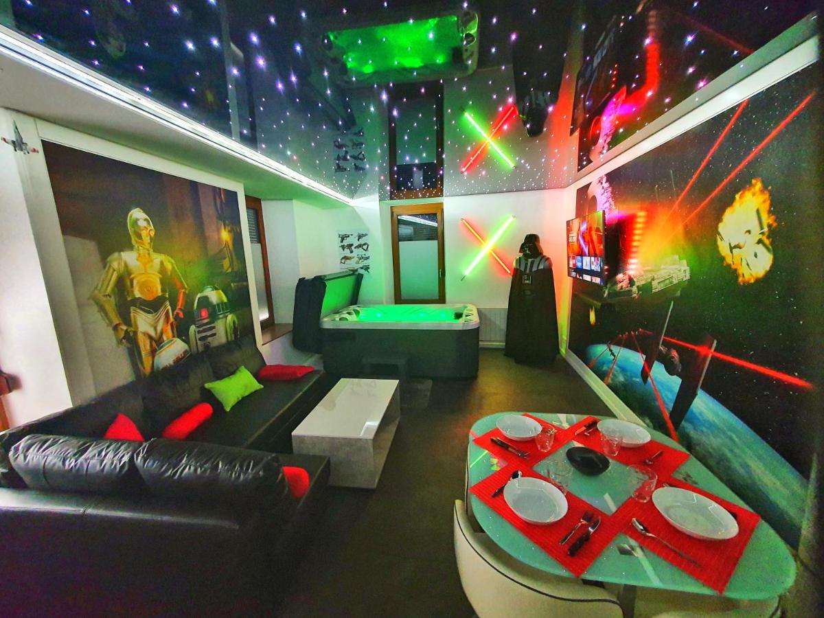 Hotel -le Gite Galaxy War-insolite- 4pers-jardin-