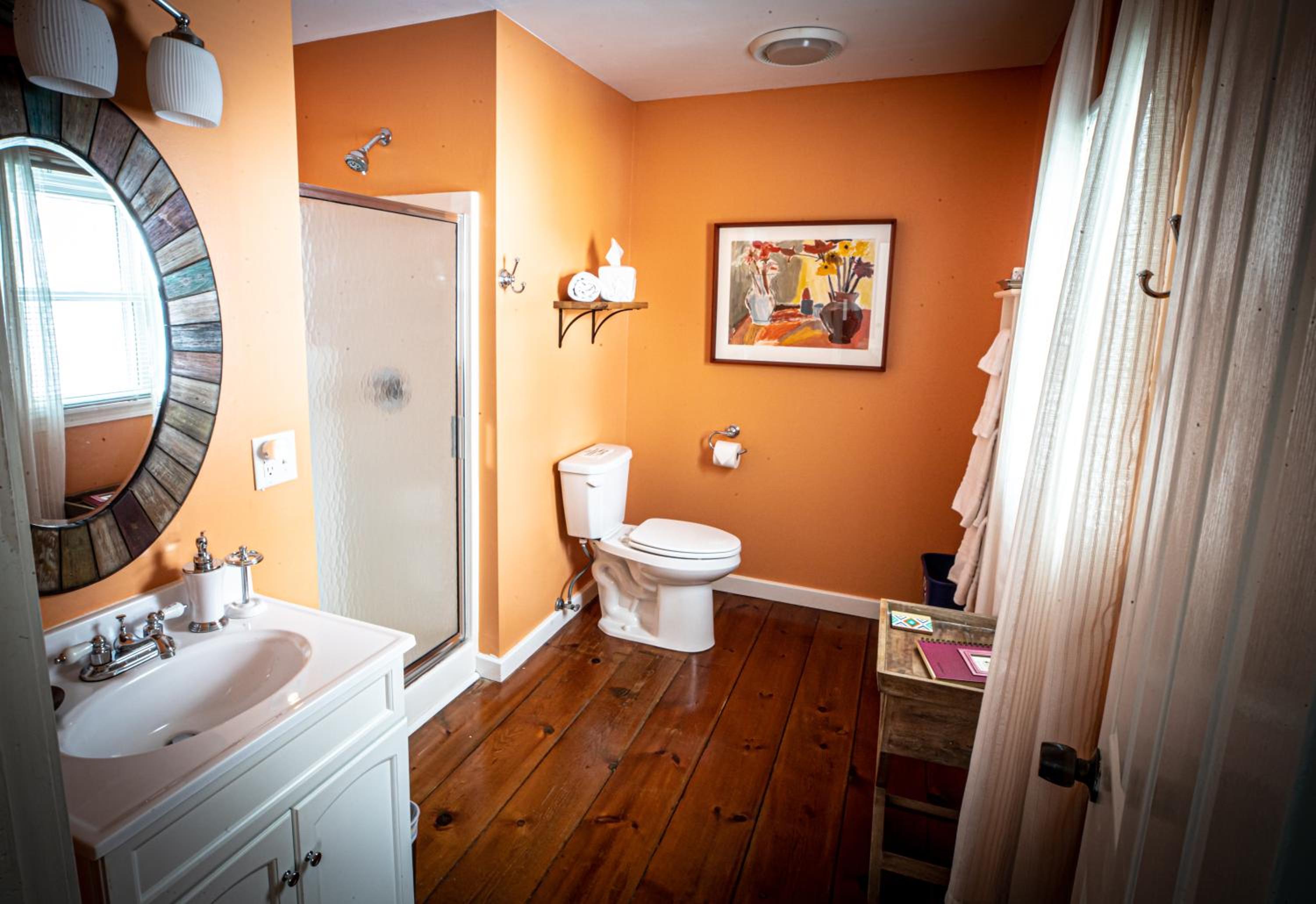 Twin Oaks Inn