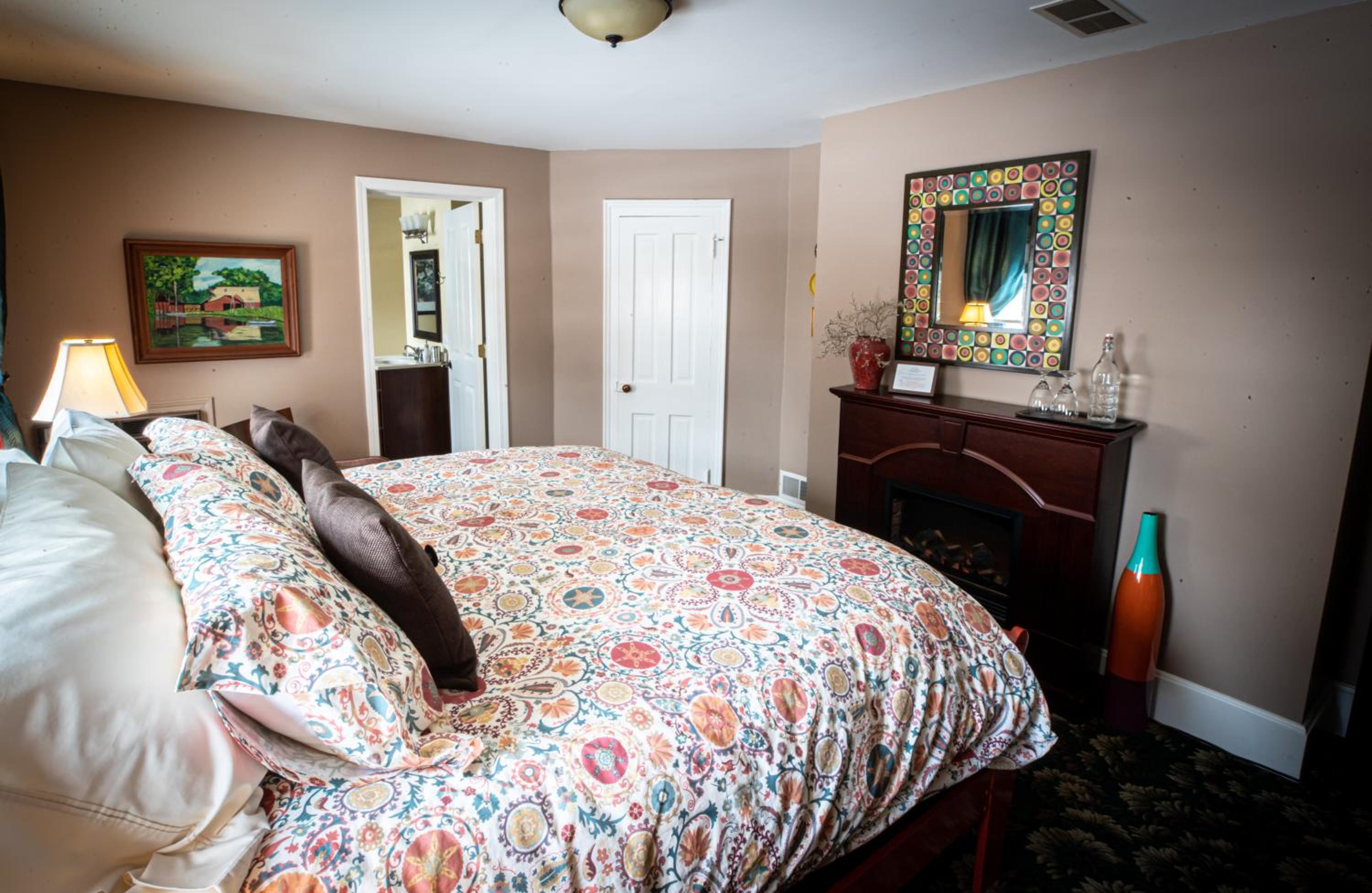 Twin Oaks Inn
