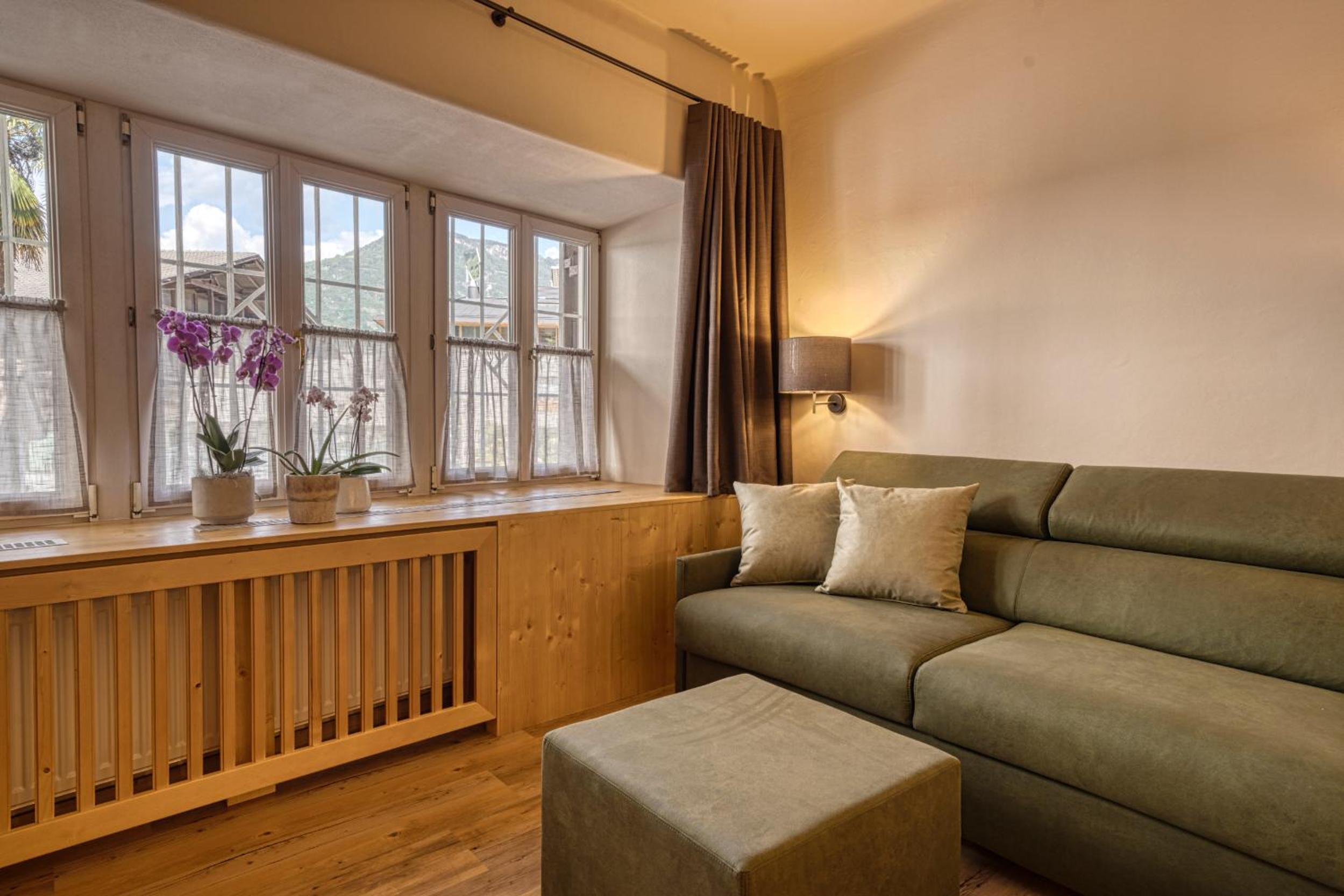 Kreuzwegerhof Nals - Historic Nature Stay with Pool near Meran & Bozen