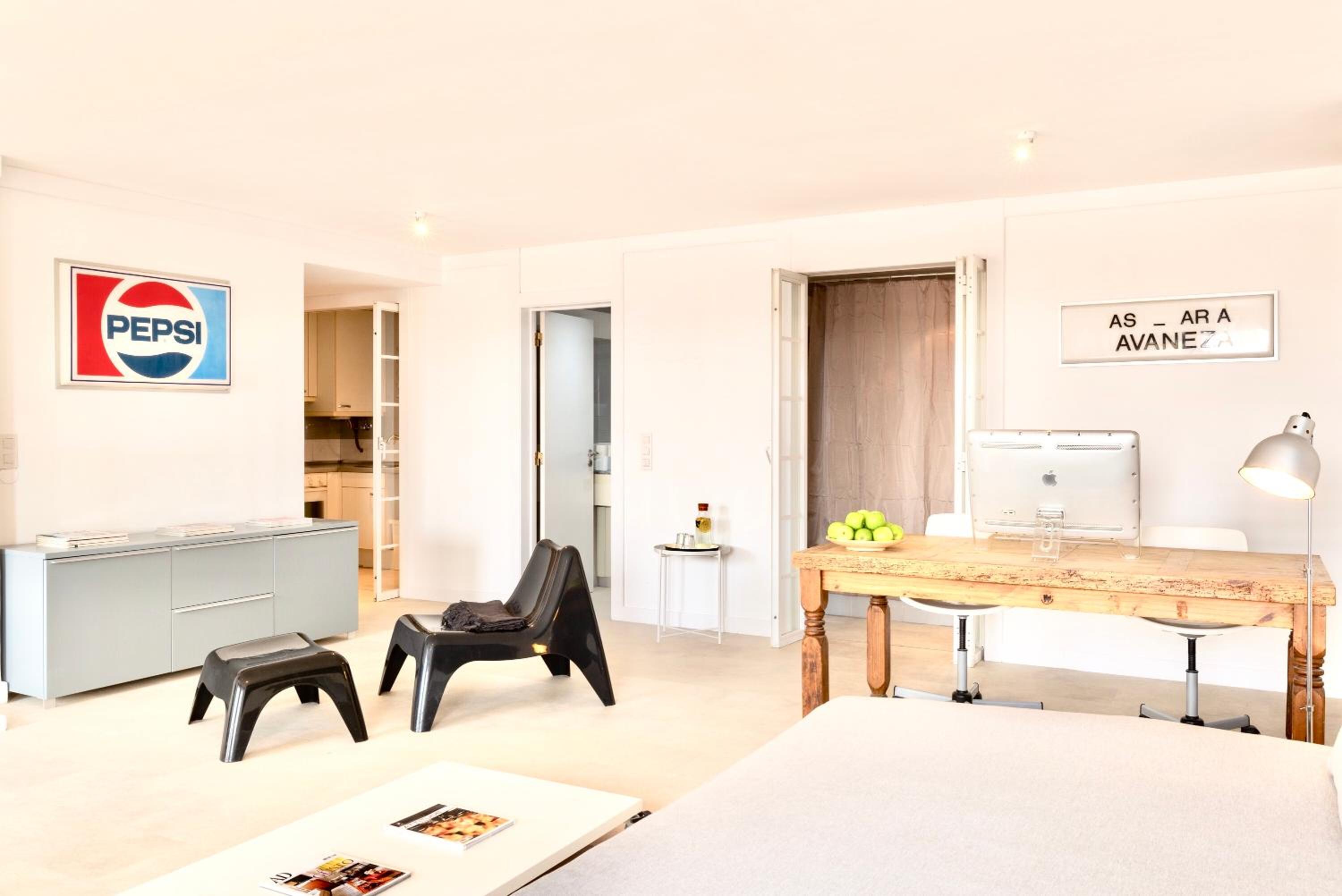 Lisbon Swimming pool apartment with private parking view 3