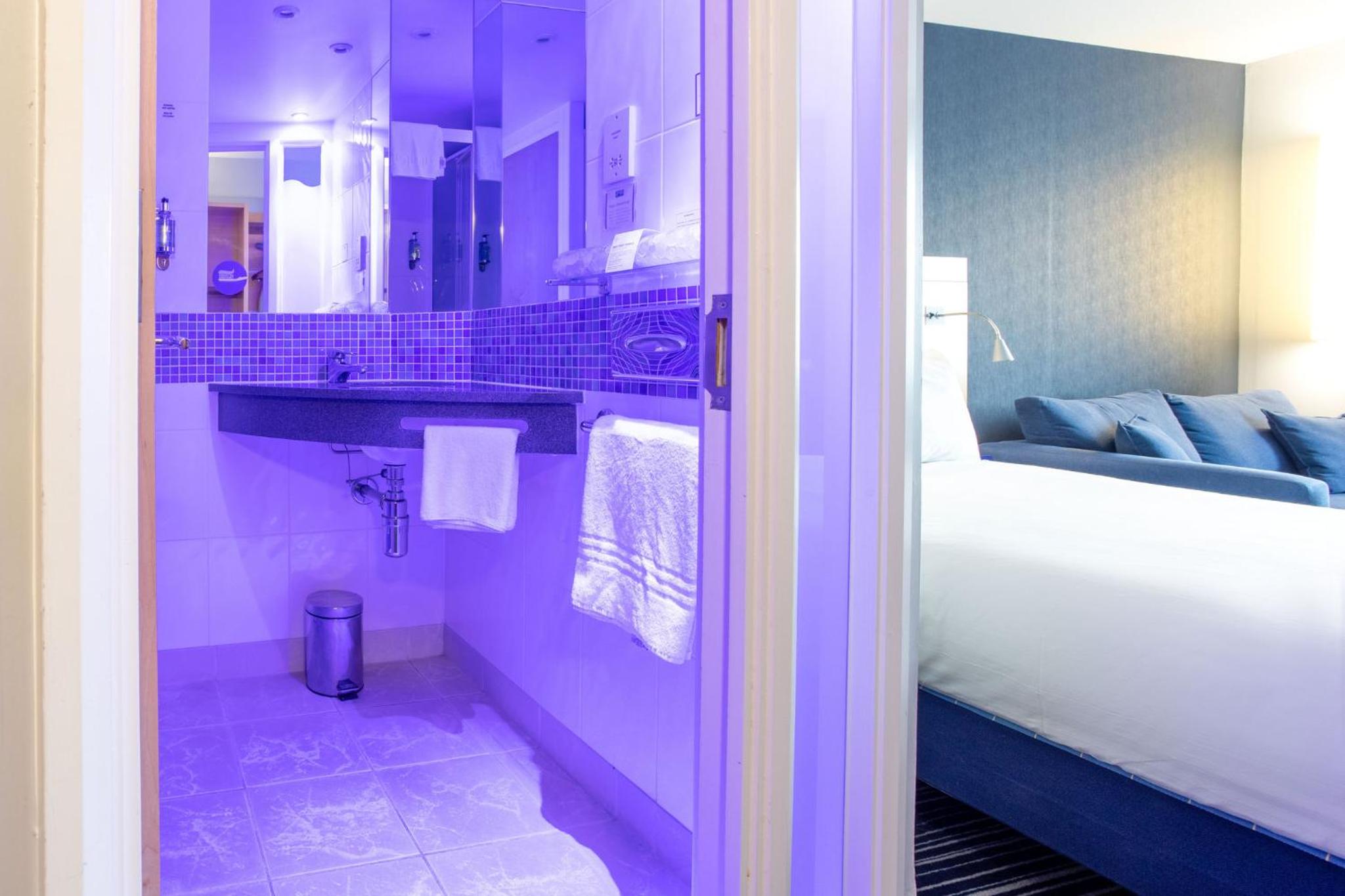 Dunfermline Vacations - Holiday Inn Express Dunfermline, an IHG Hotel - Property Image 46