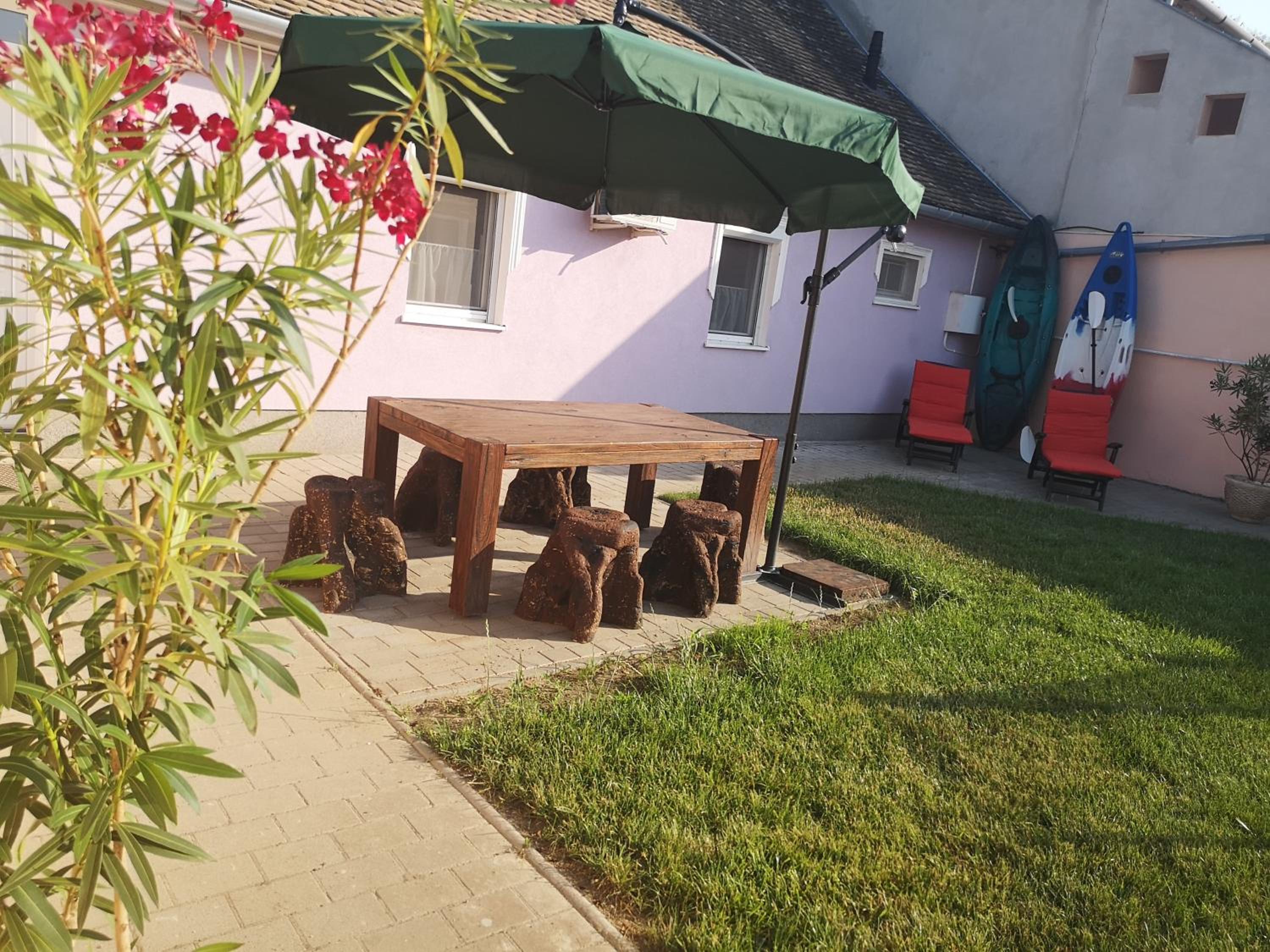 Levendula Apartman view 5