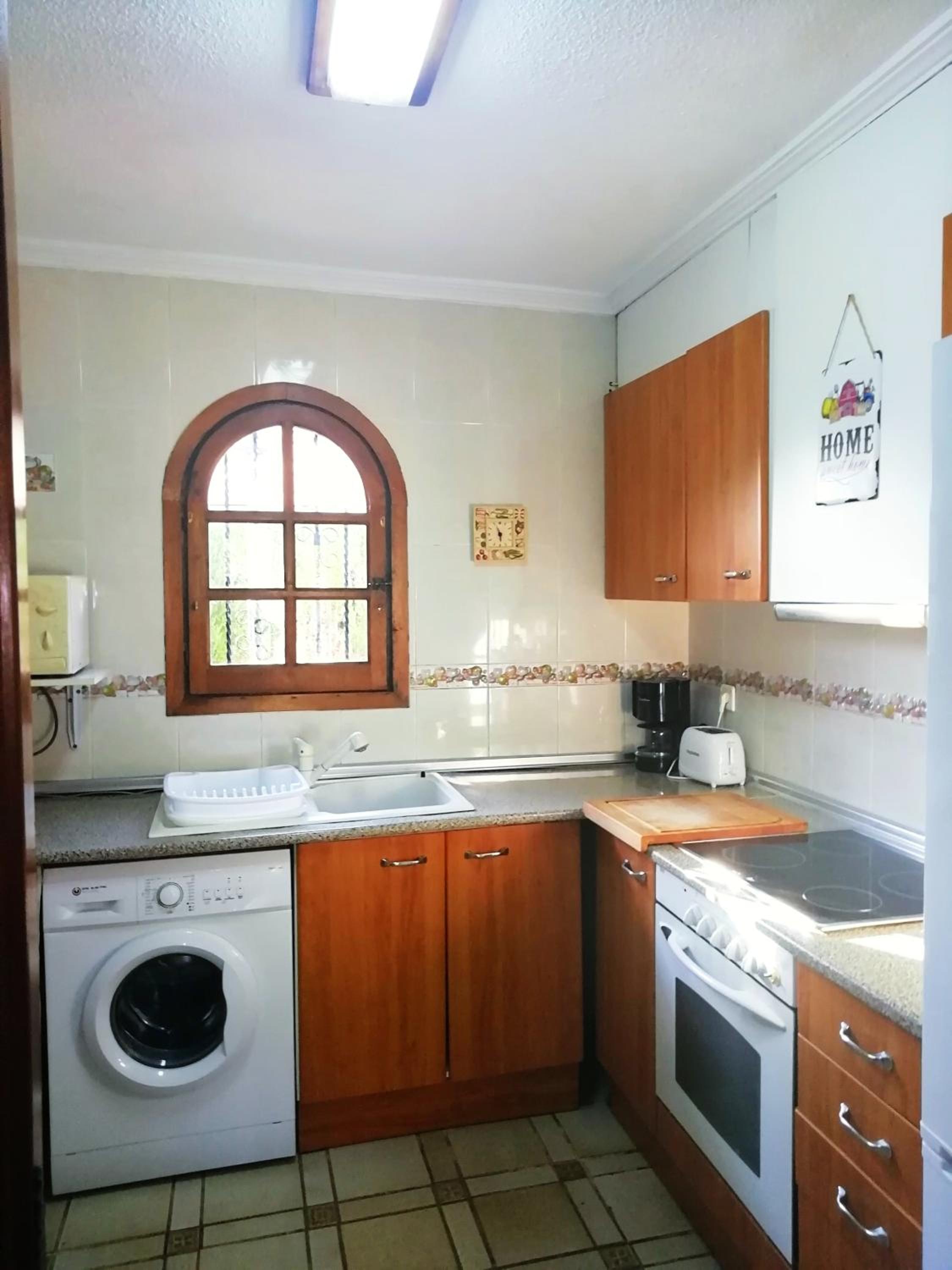 Welcoming House in Torrevieja with Shared Pool