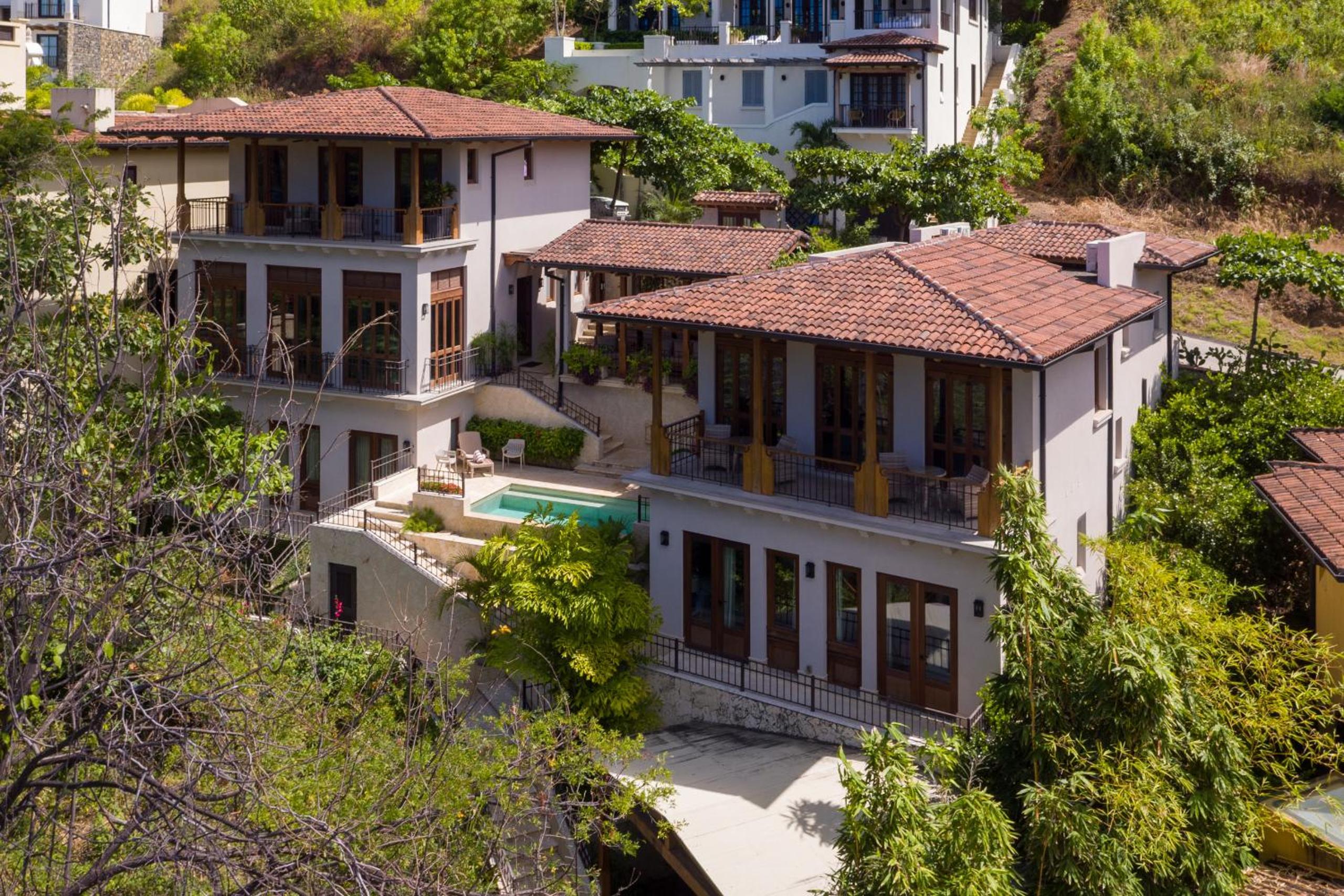 Las Catalinas - 5 bedroom luxury beachfront home - Casa Alouatta
