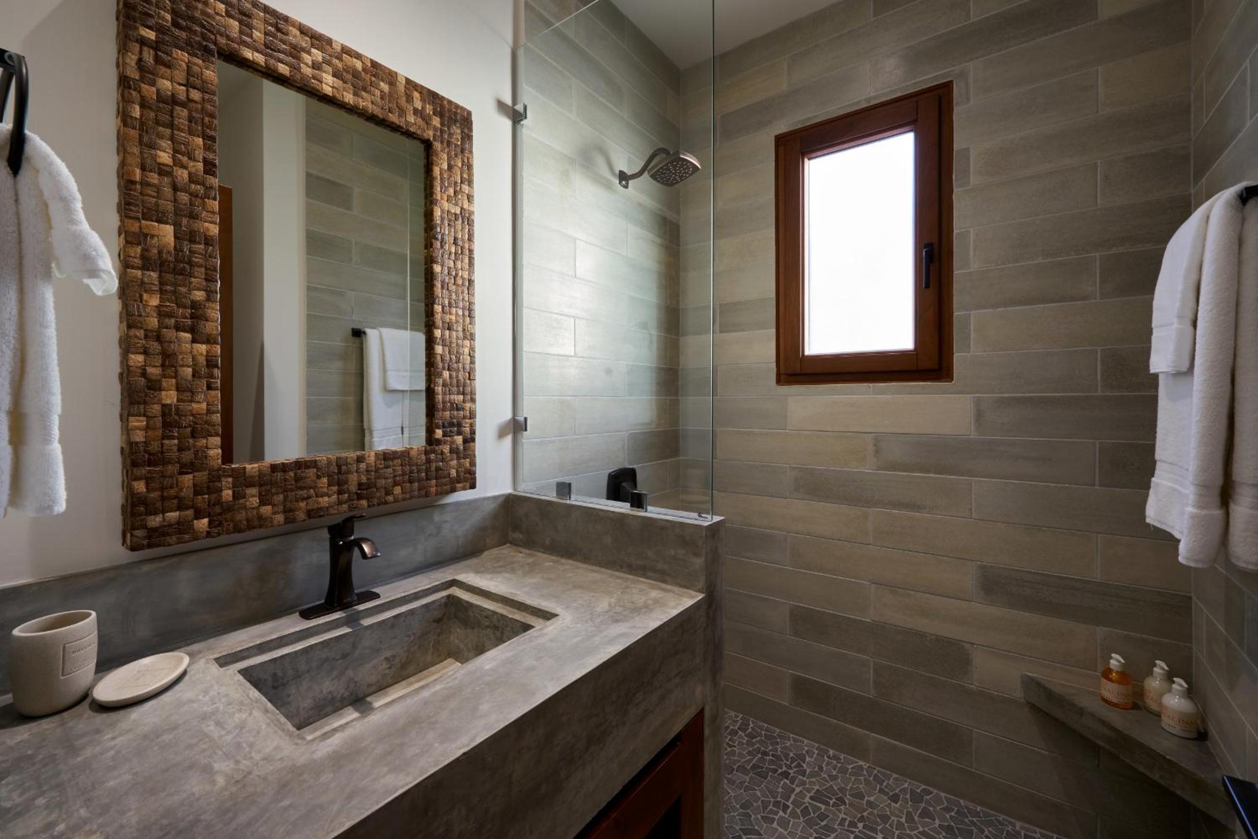 Las Catalinas - 5 bedroom luxury beachfront home - Casa Alouatta