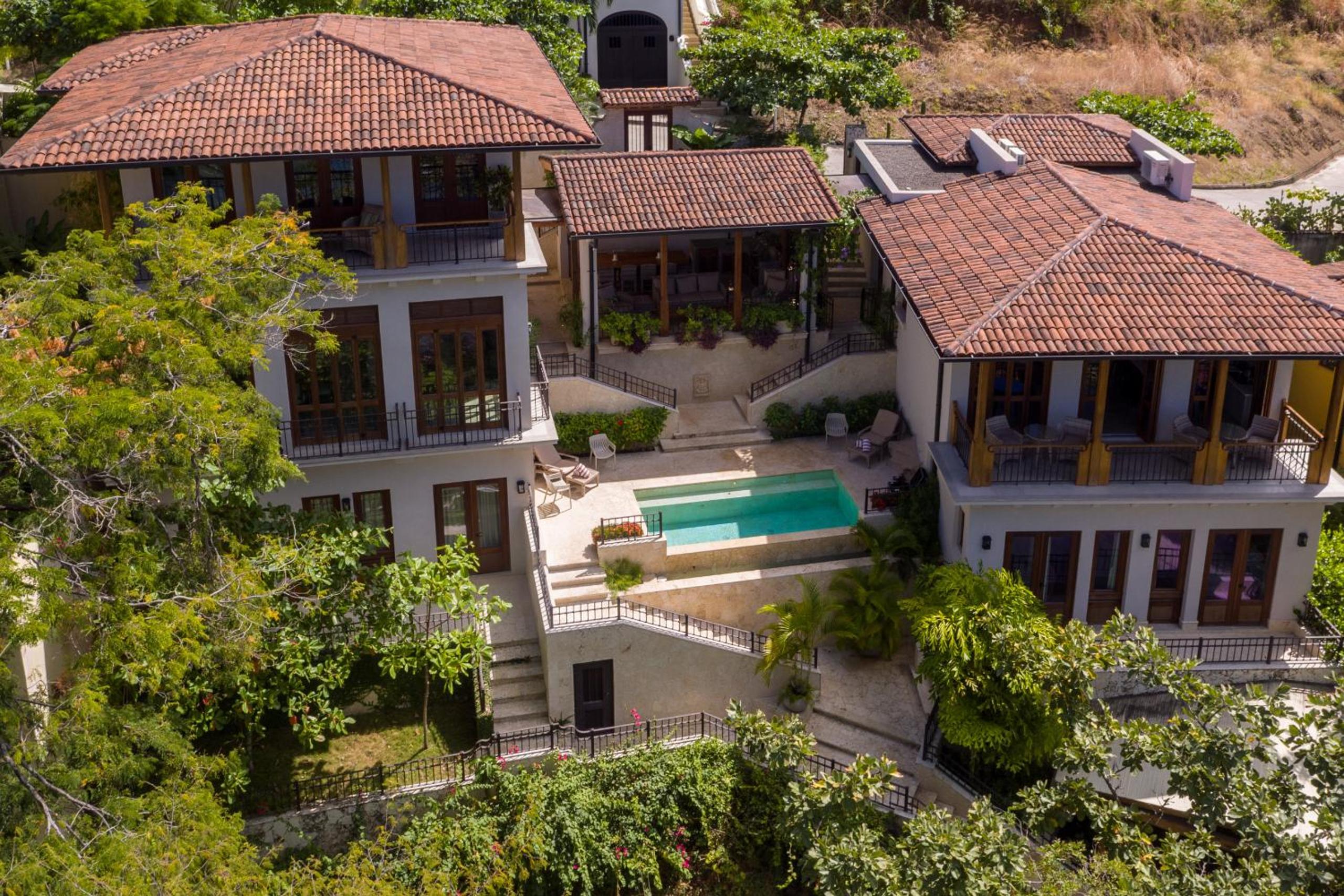 Las Catalinas - 5 bedroom luxury beachfront home - Casa Alouatta