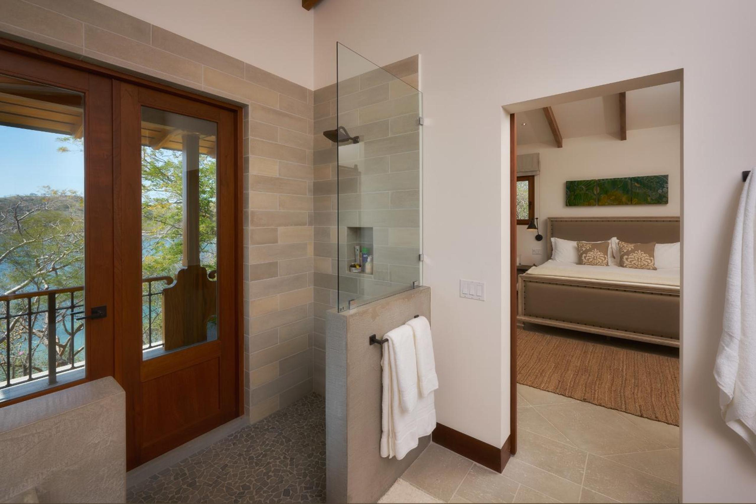 Las Catalinas - 5 bedroom luxury beachfront home - Casa Alouatta