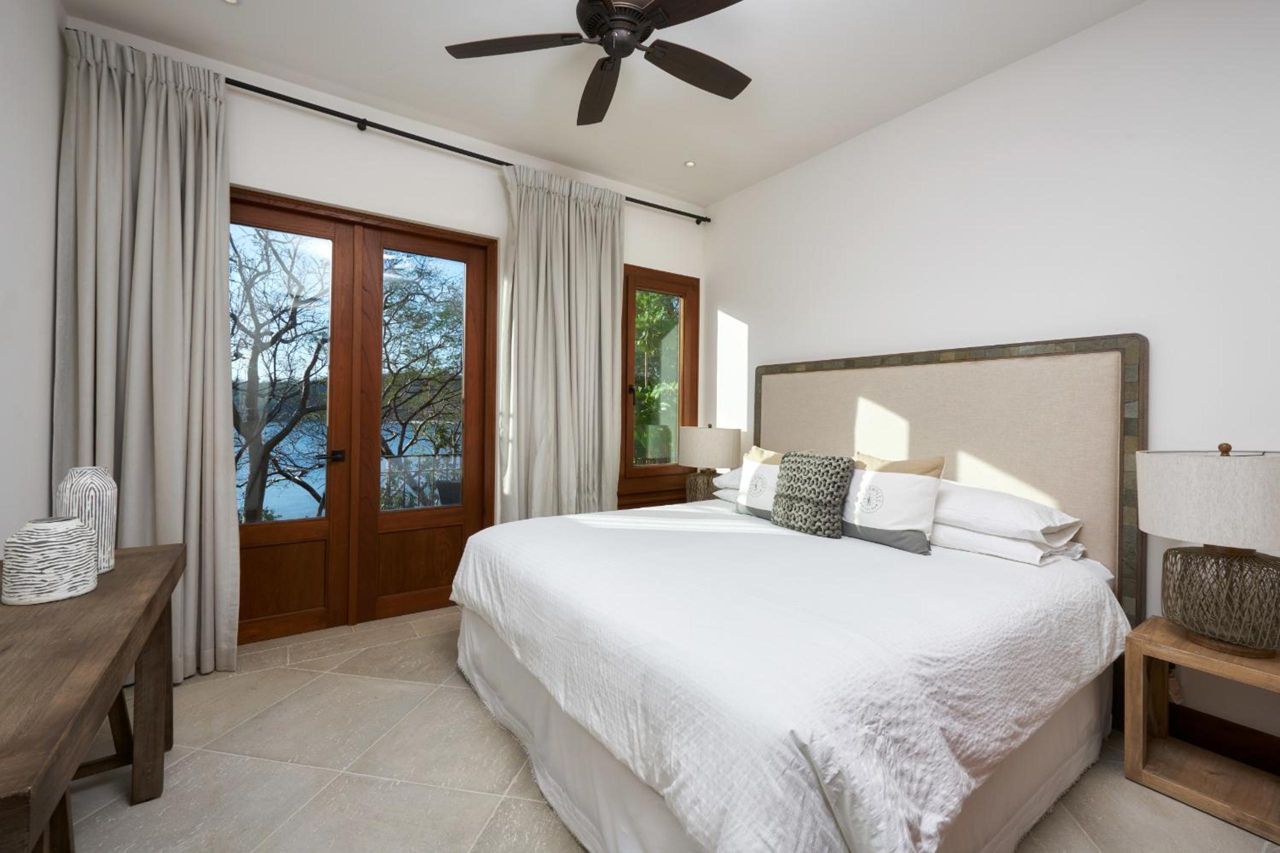 Las Catalinas - 5 bedroom luxury beachfront home - Casa Alouatta