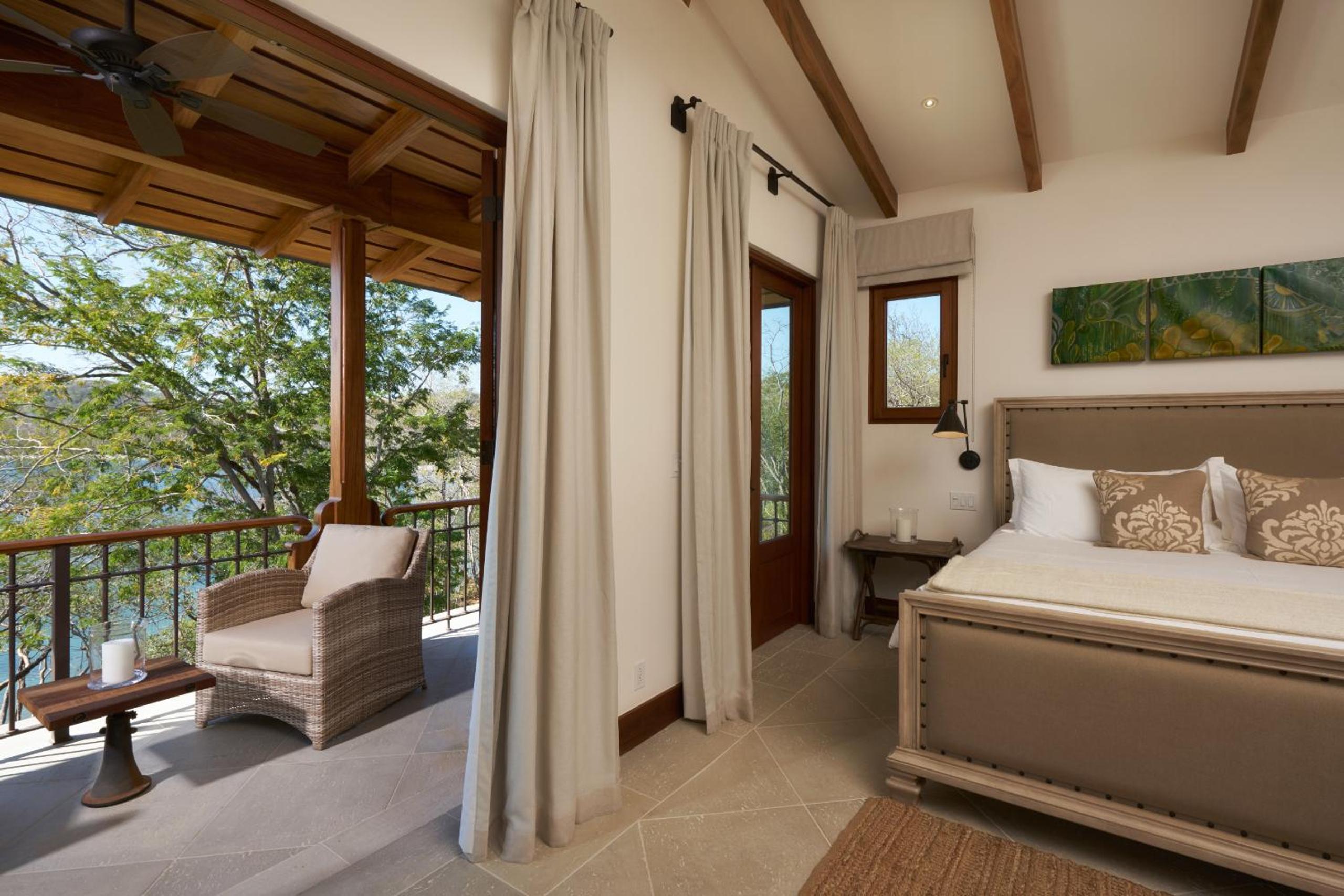 Las Catalinas - 5 bedroom luxury beachfront home - Casa Alouatta