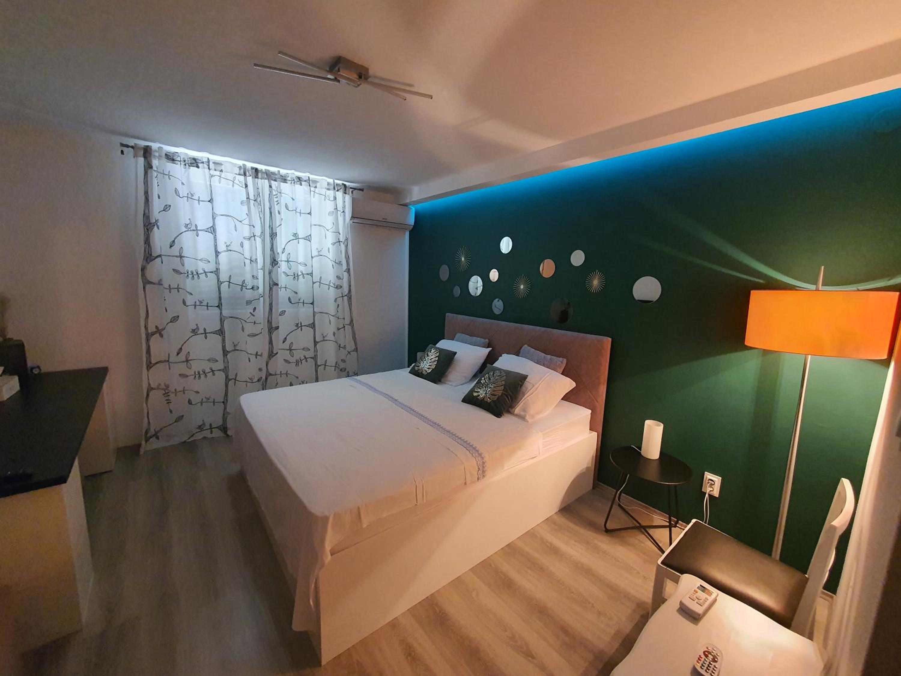 Batala1-City marina apartment with secured private parking