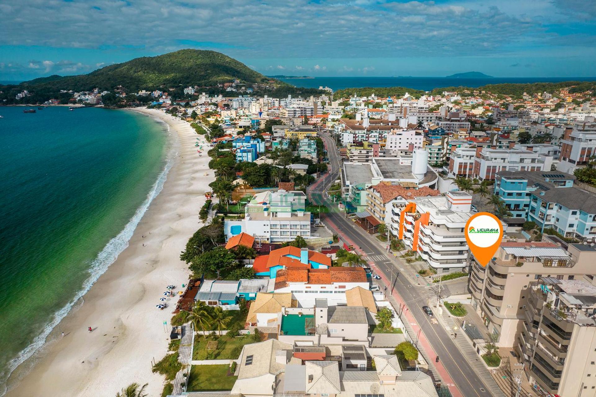 1090 Apartamento com linda vista para o mar , de frente para Avenida de Bombinhas.