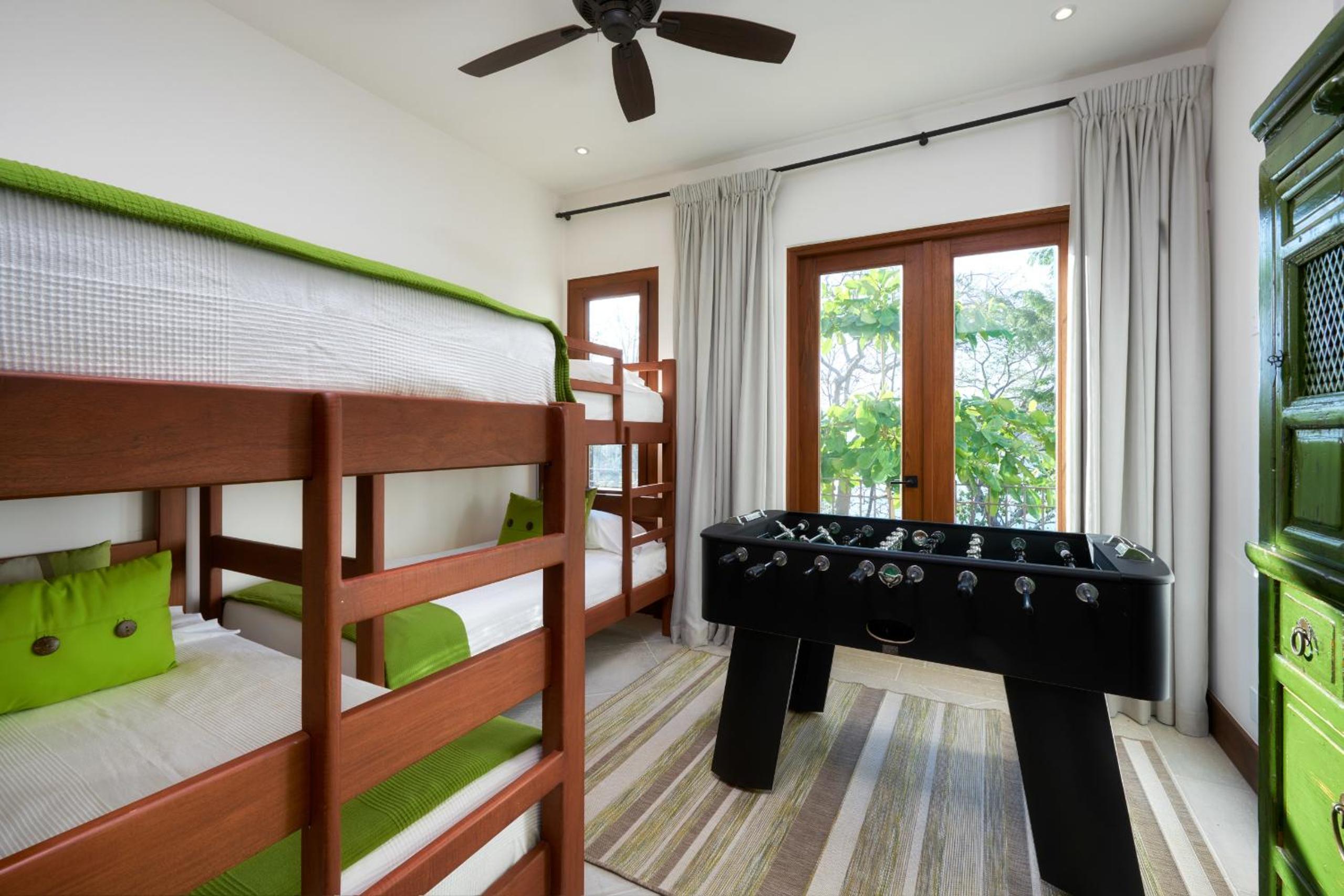 Las Catalinas - 5 bedroom luxury beachfront home - Casa Alouatta