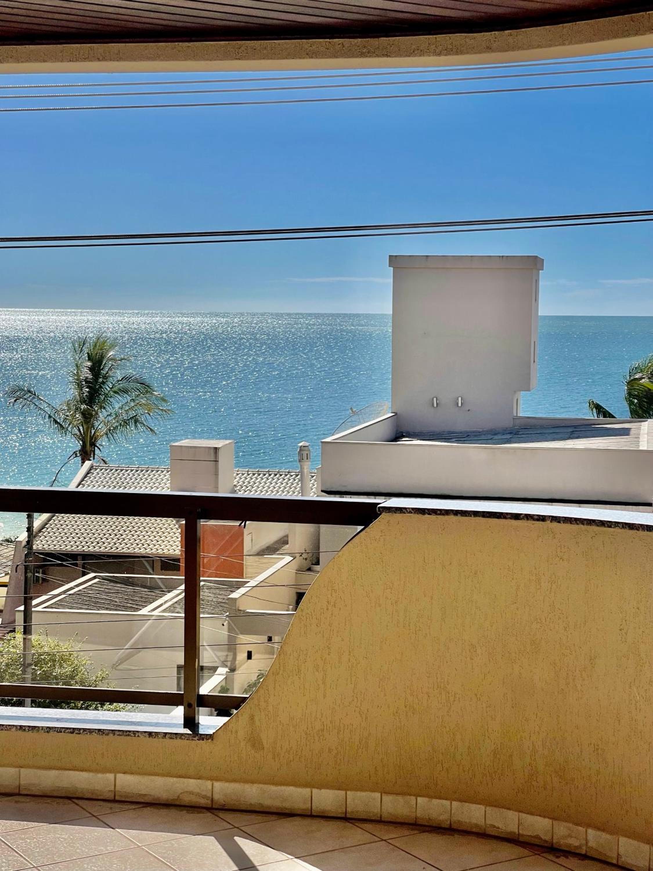 950 Apartamento em Bombinhas com 3 dormitórios. VISTA PARA O MAR