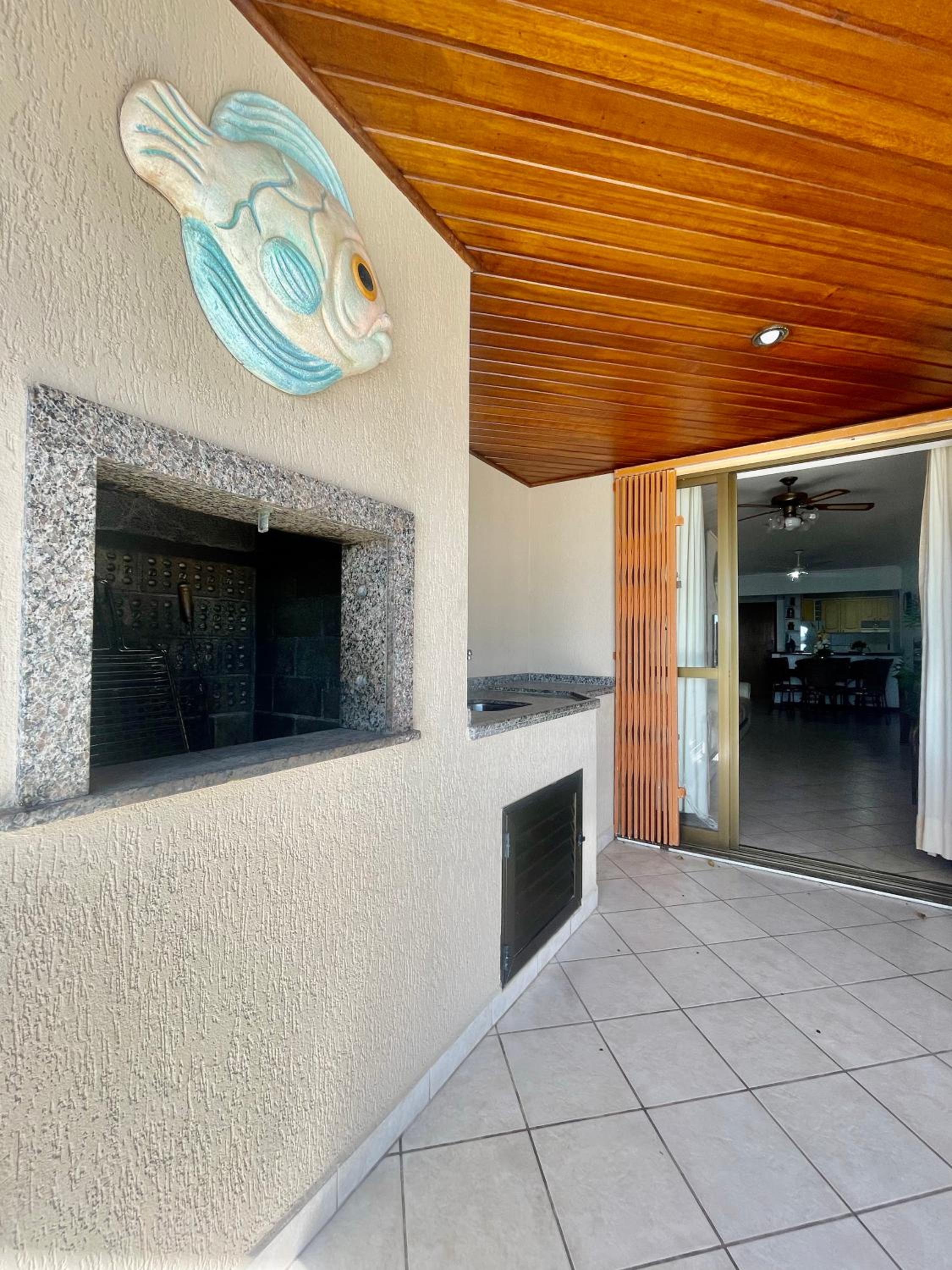 950 Apartamento em Bombinhas com 3 dormitórios. VISTA PARA O MAR