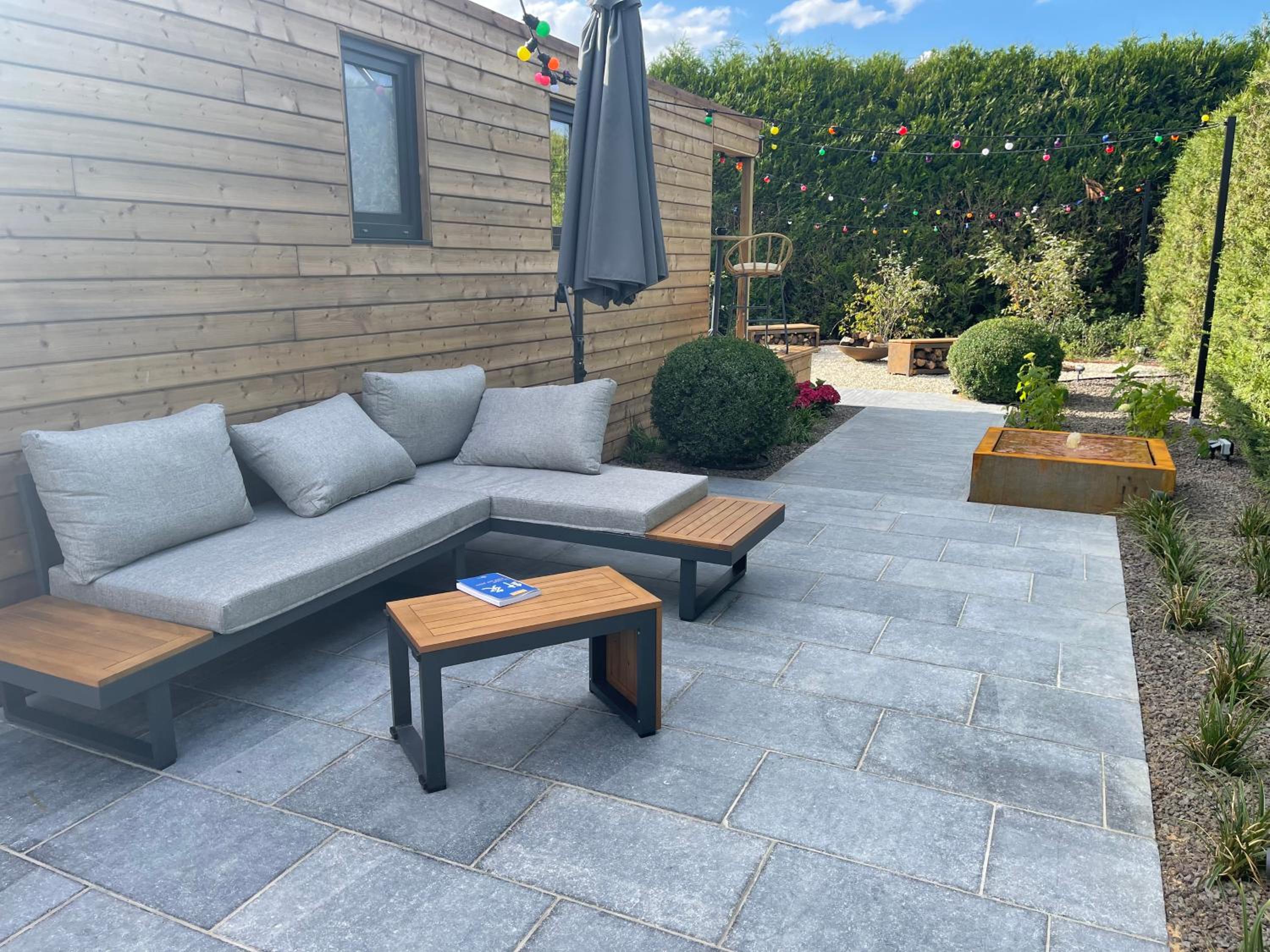 Roulotte du puits avec jacuzzi et sauna privatif