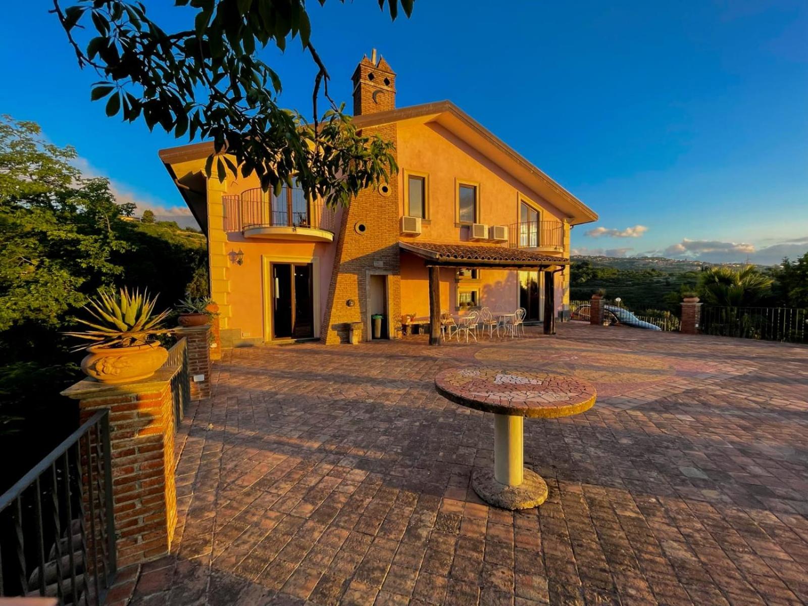 VILLA PANORAMICA DELL'ETNA view 3