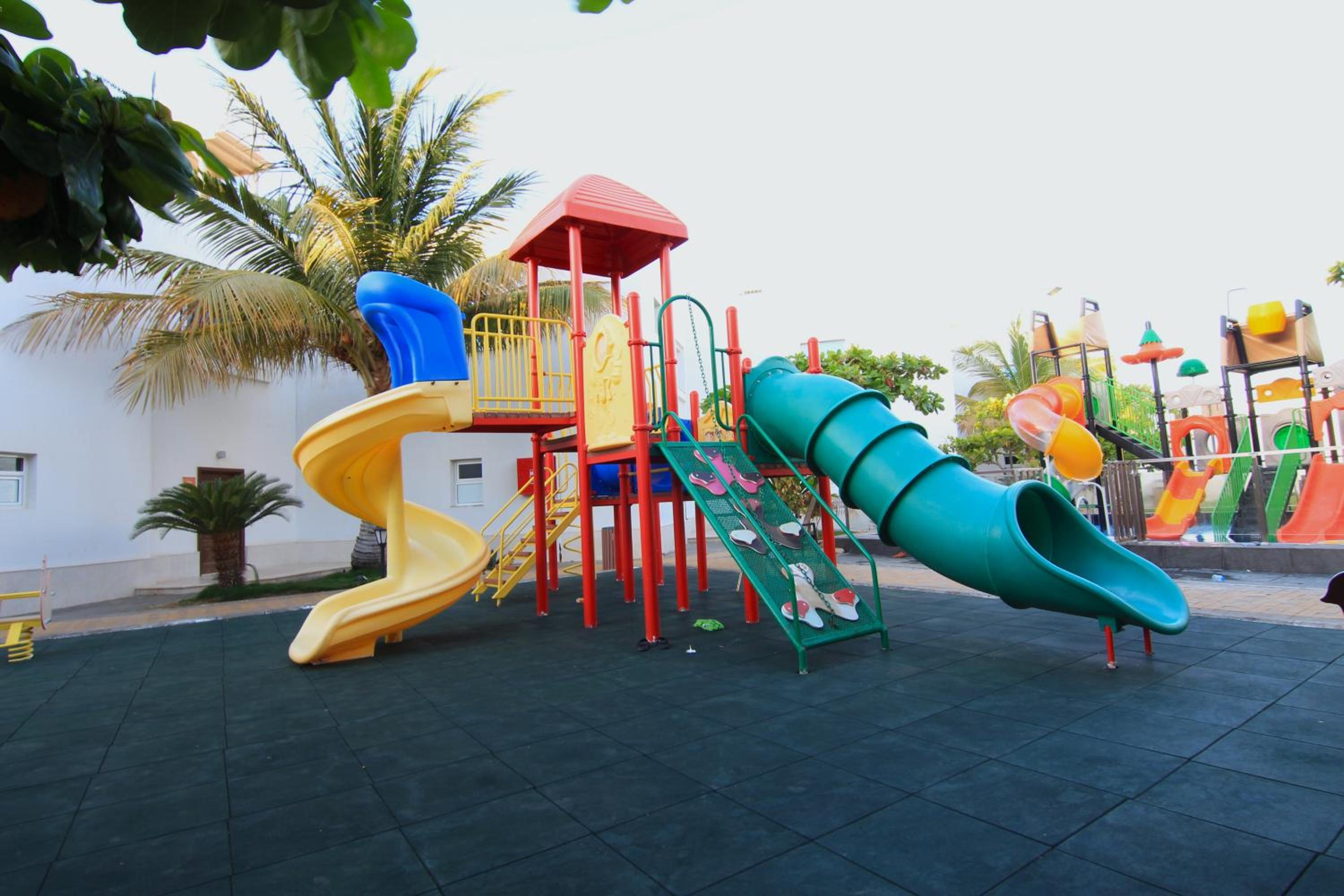 Al Jar Resort - Families Only