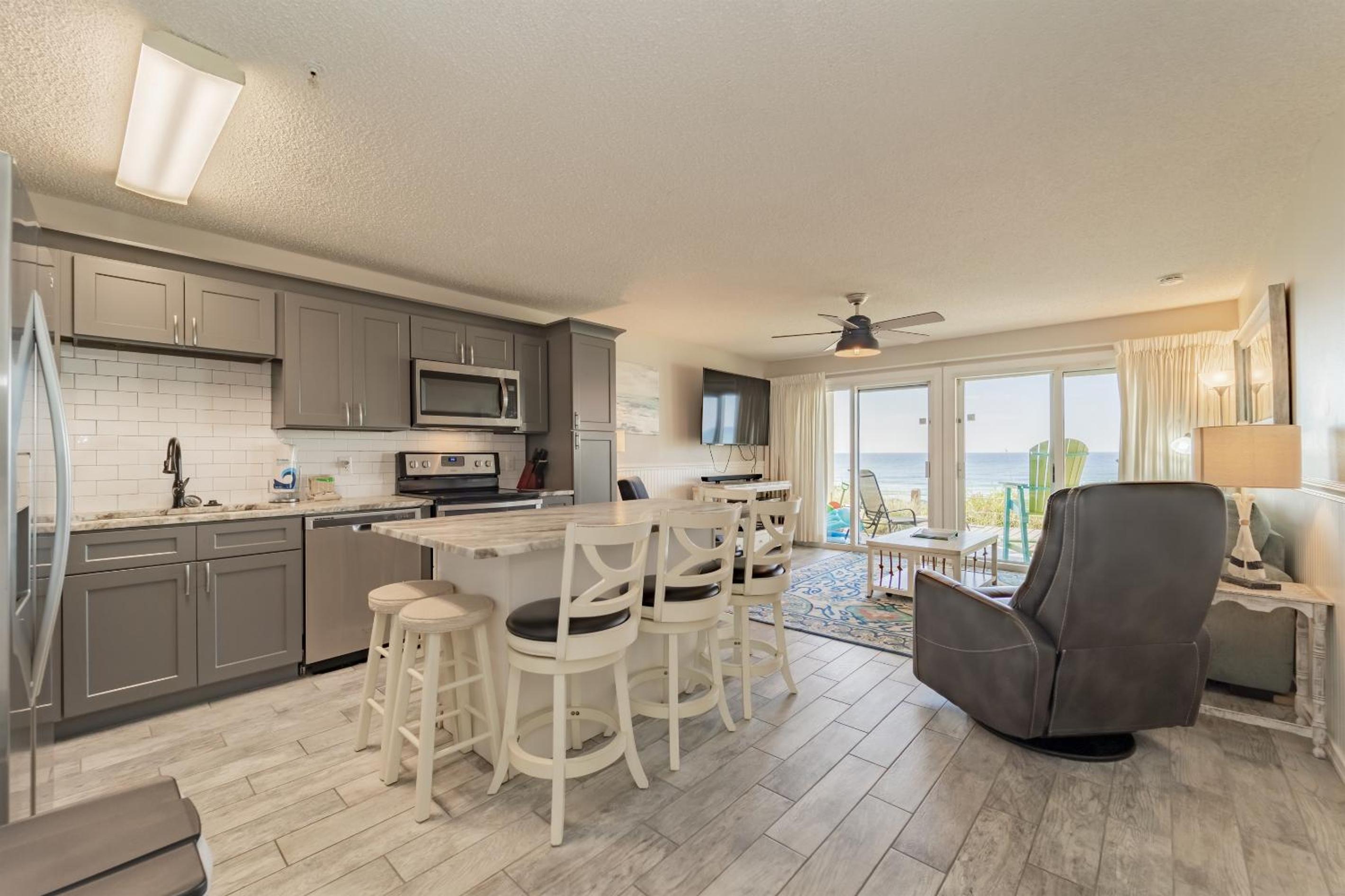 Ground Floor Gulf Front Oasis On Crystal Beach