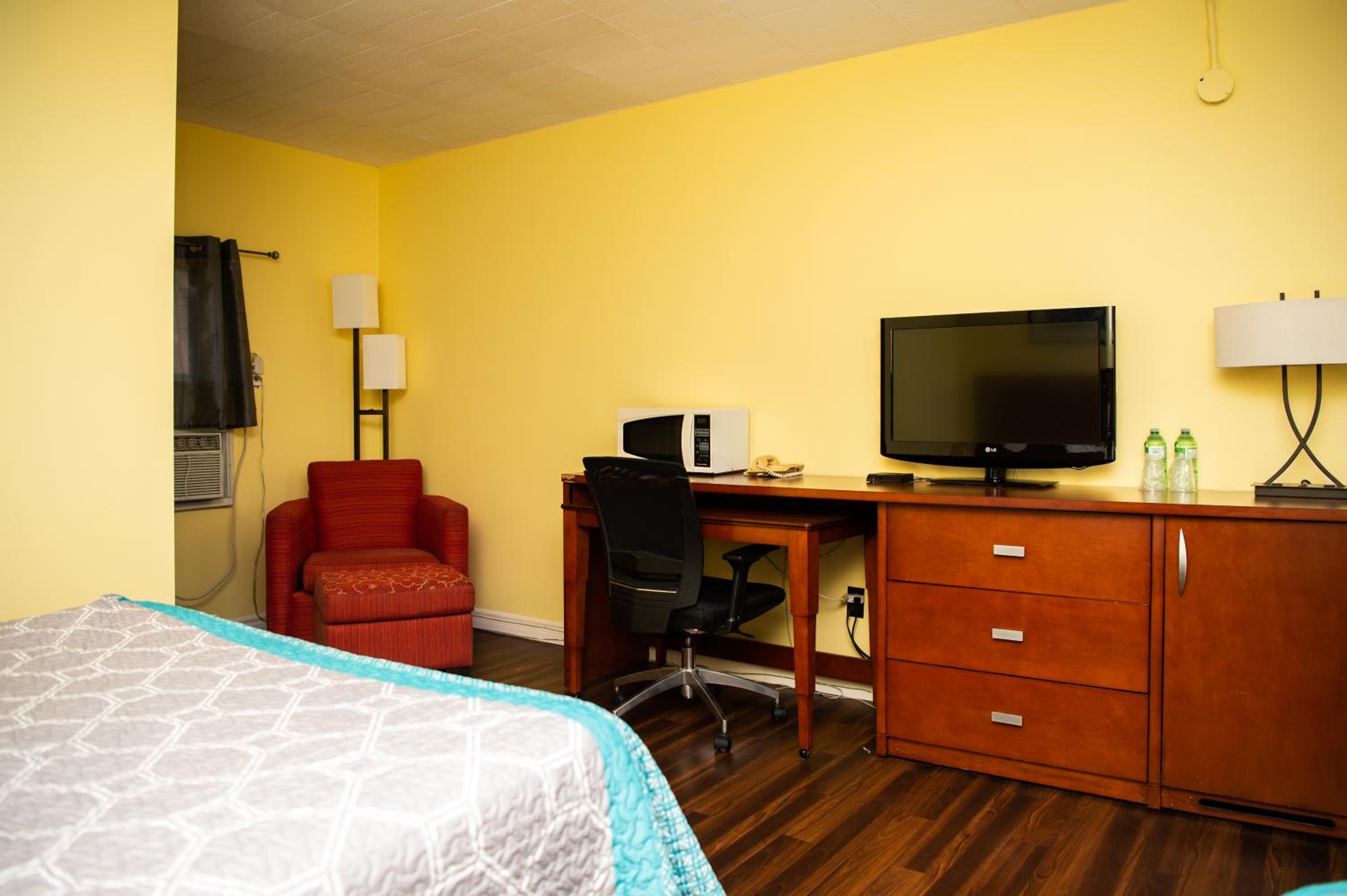 Advance Inn