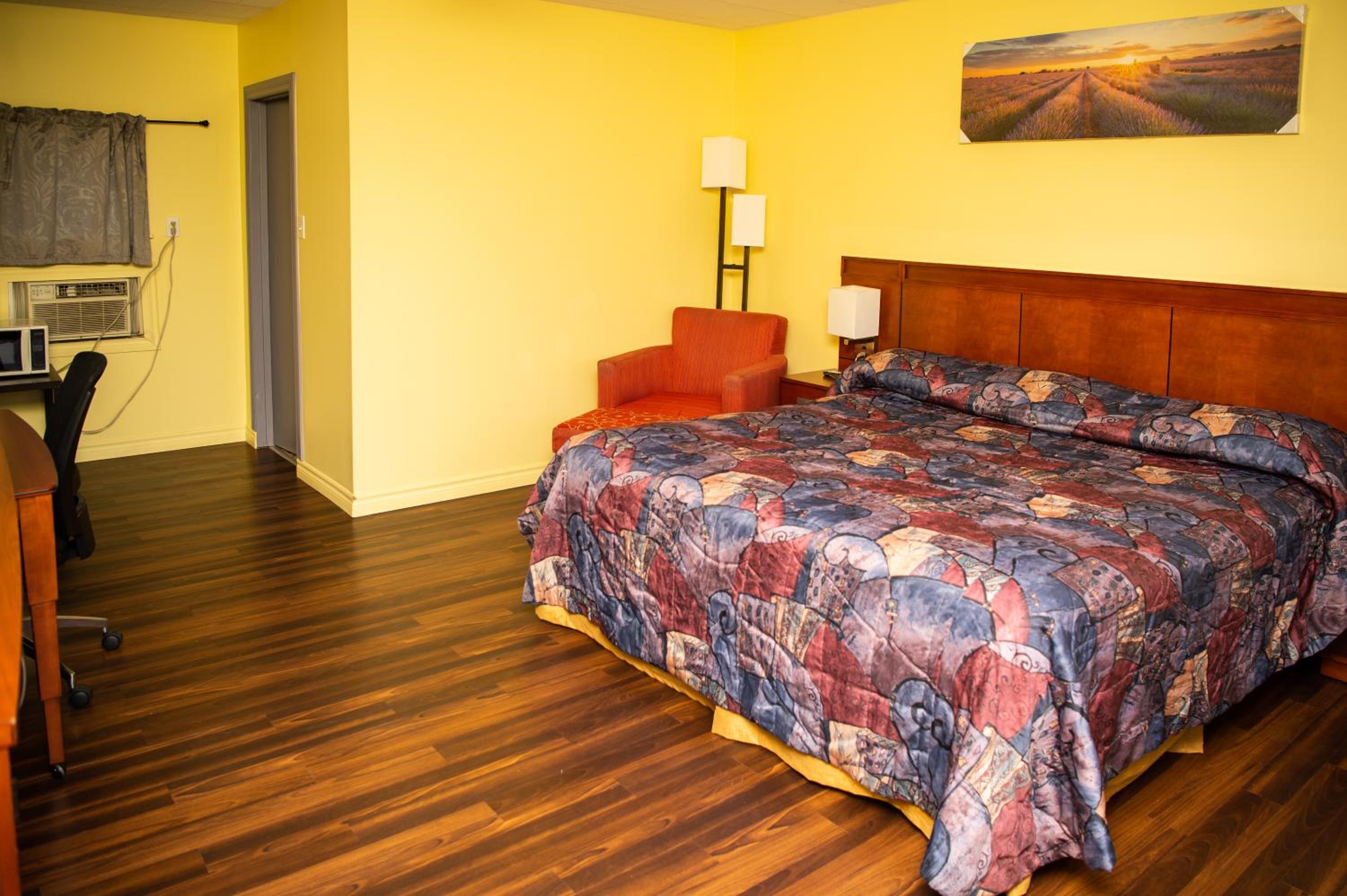 Advance Inn