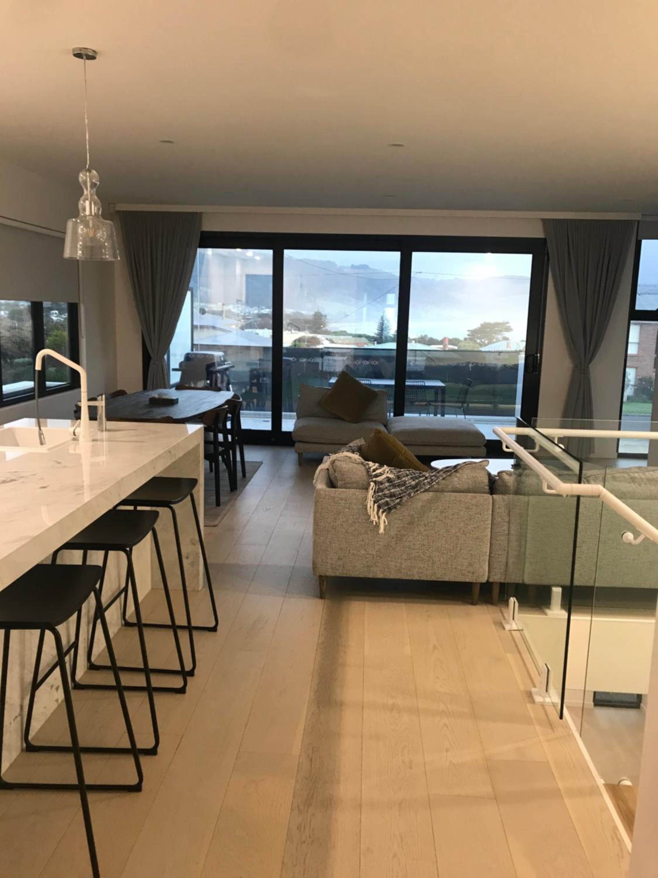 luxurious 4 Bedroom Ocean View Holiday House