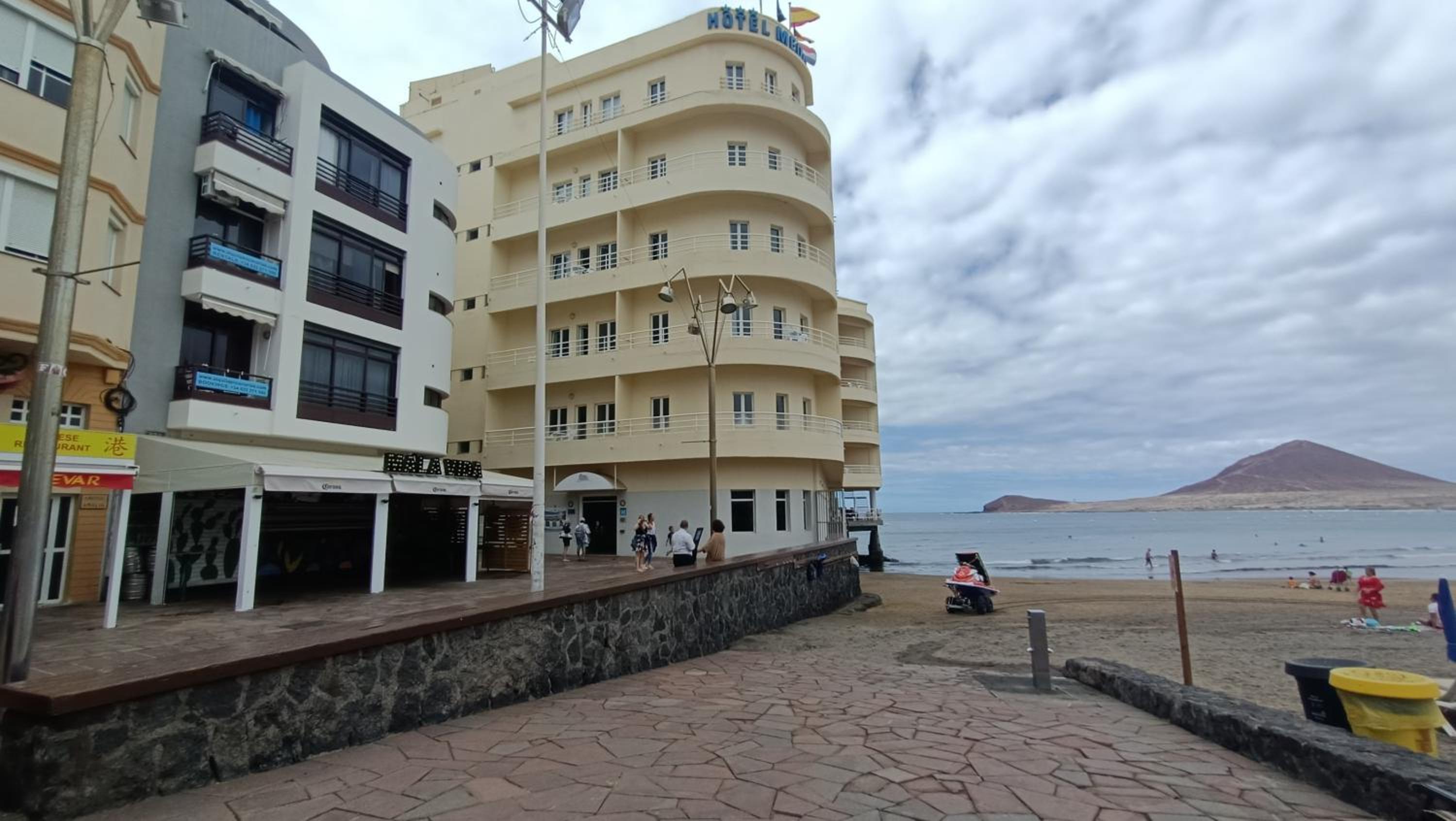 Views of El Medano beach, two view 3