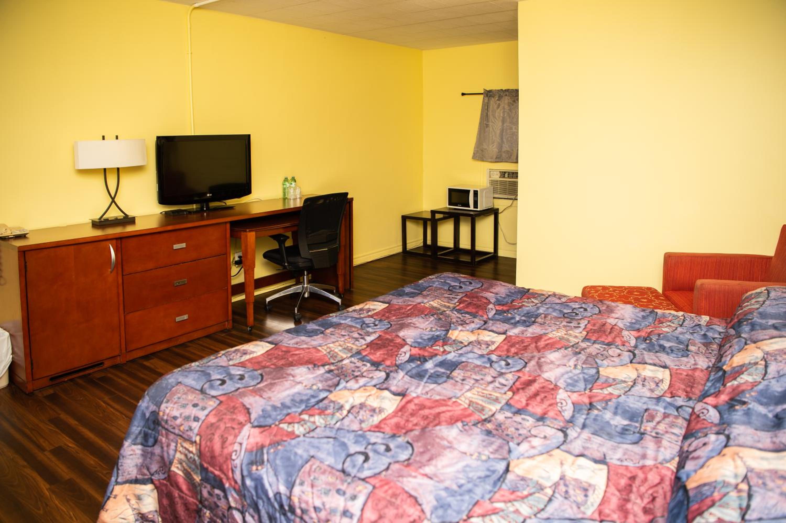Advance Inn