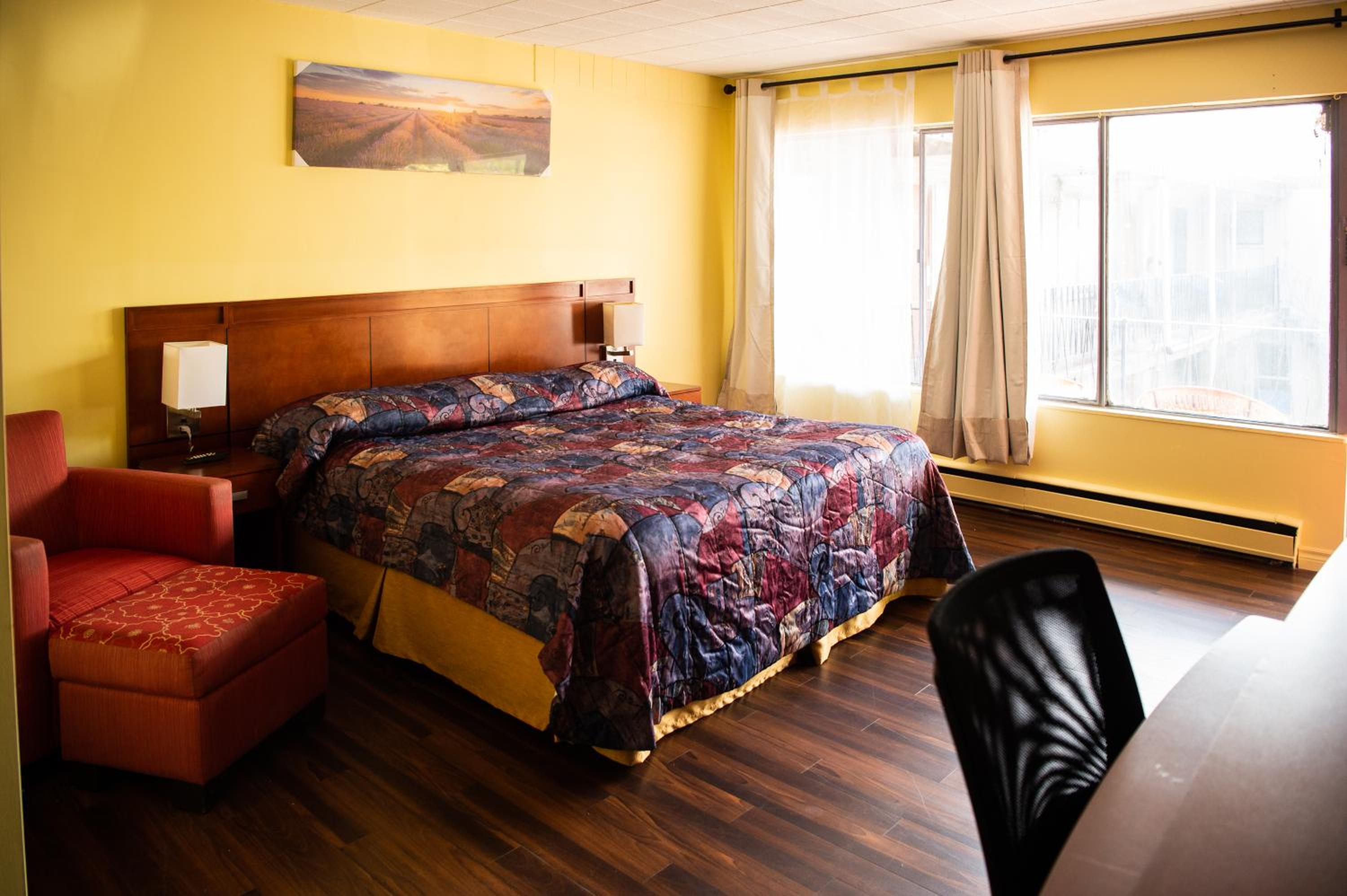 Advance Inn