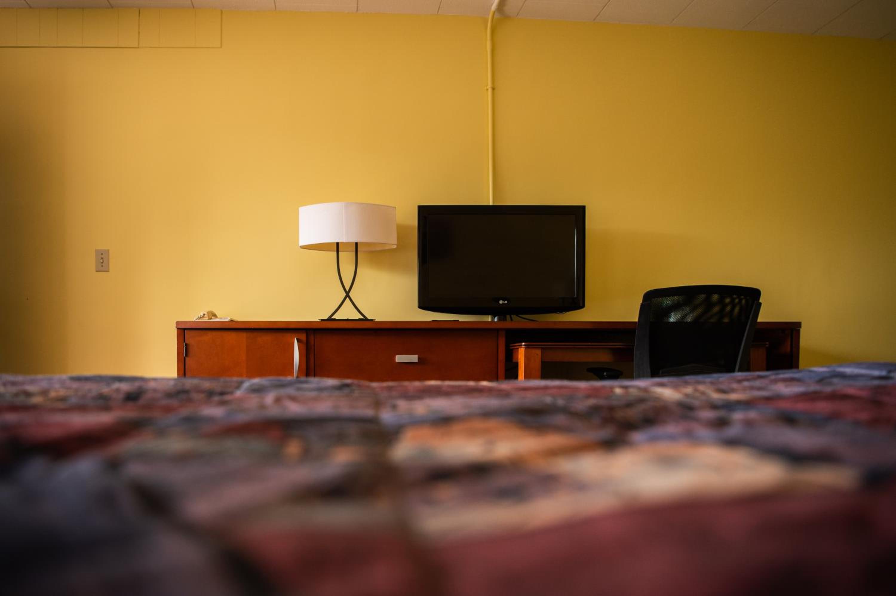 Advance Inn