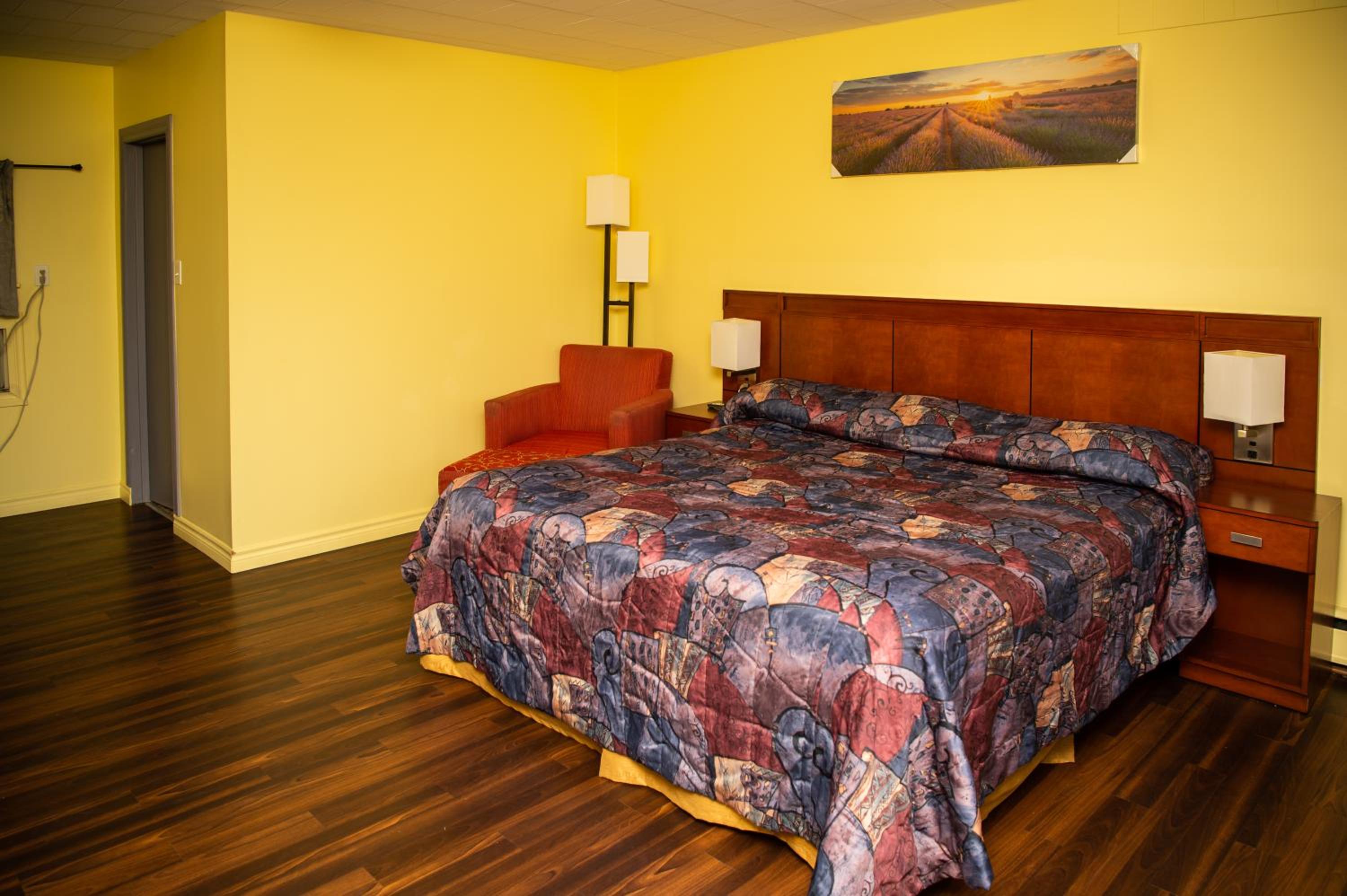 Advance Inn
