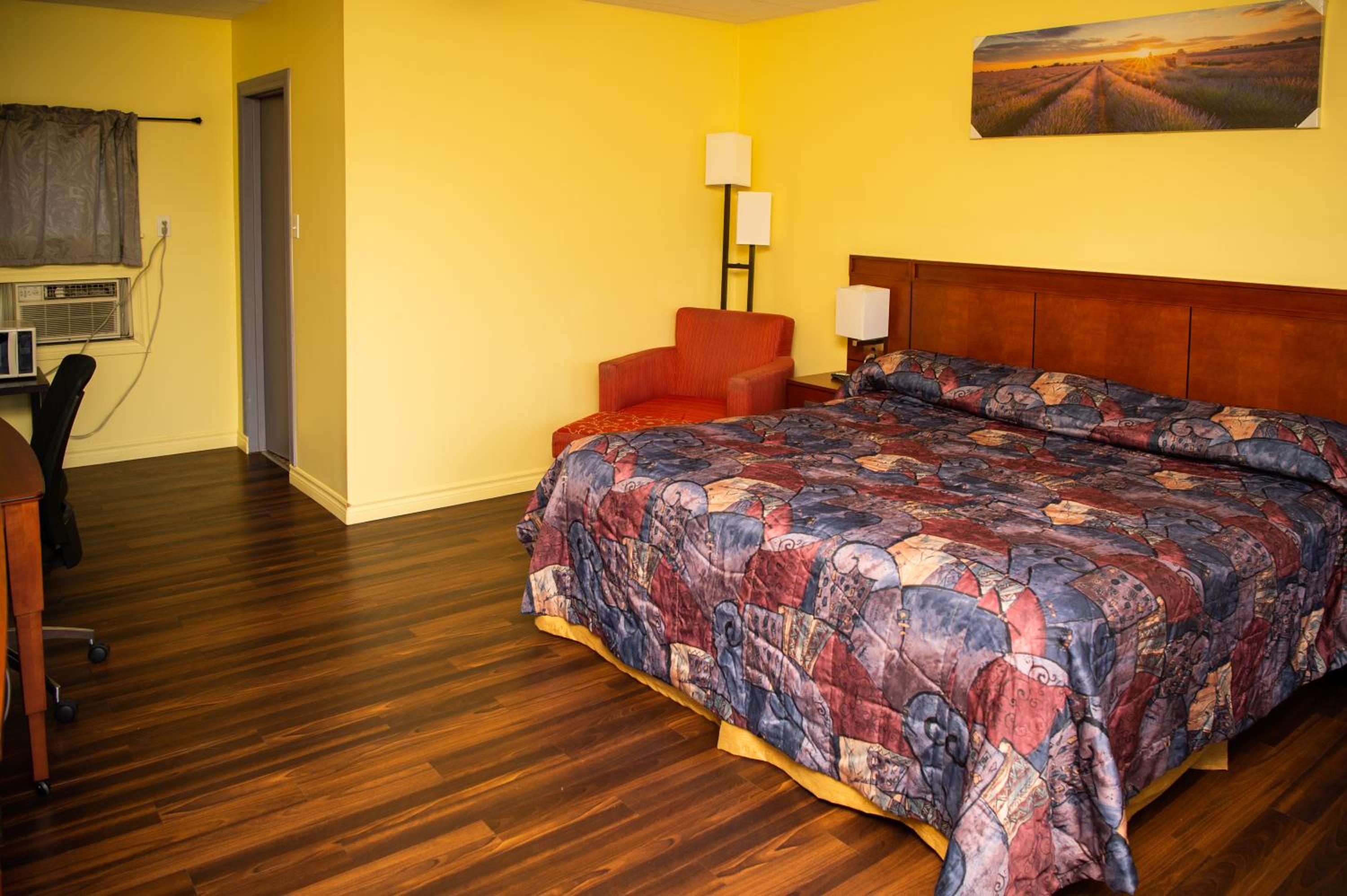 Advance Inn