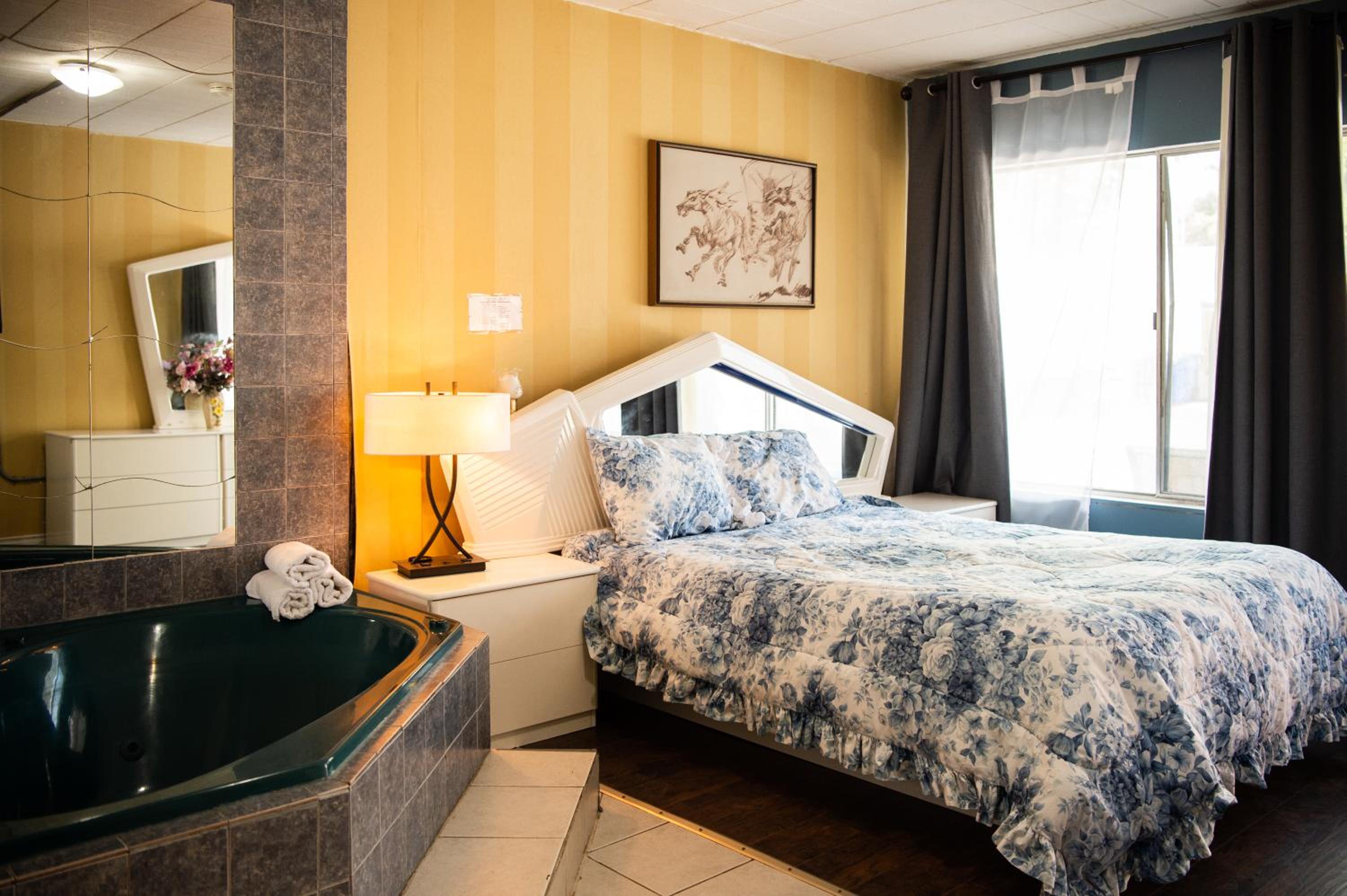 Advance Inn