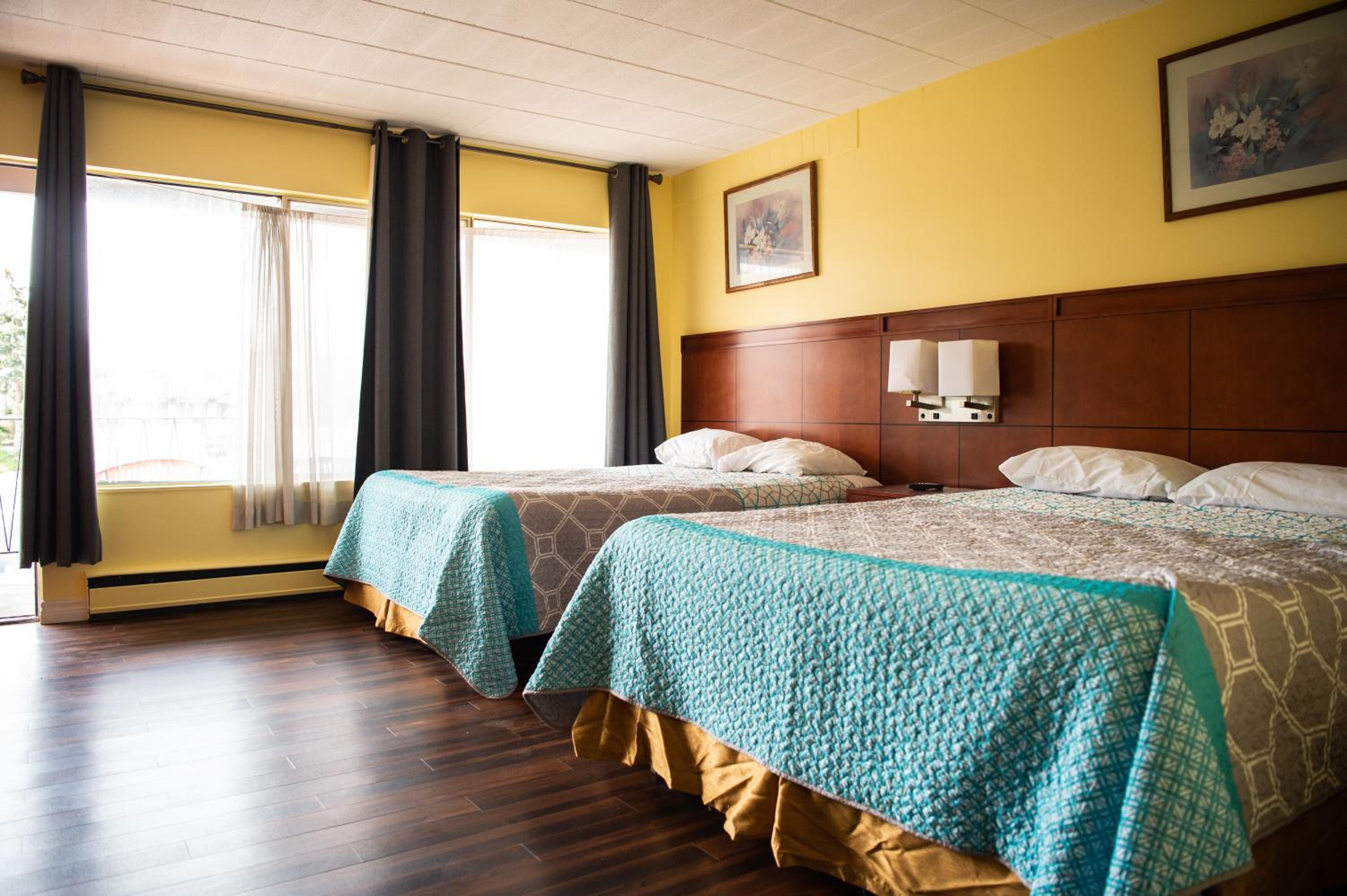 Advance Inn