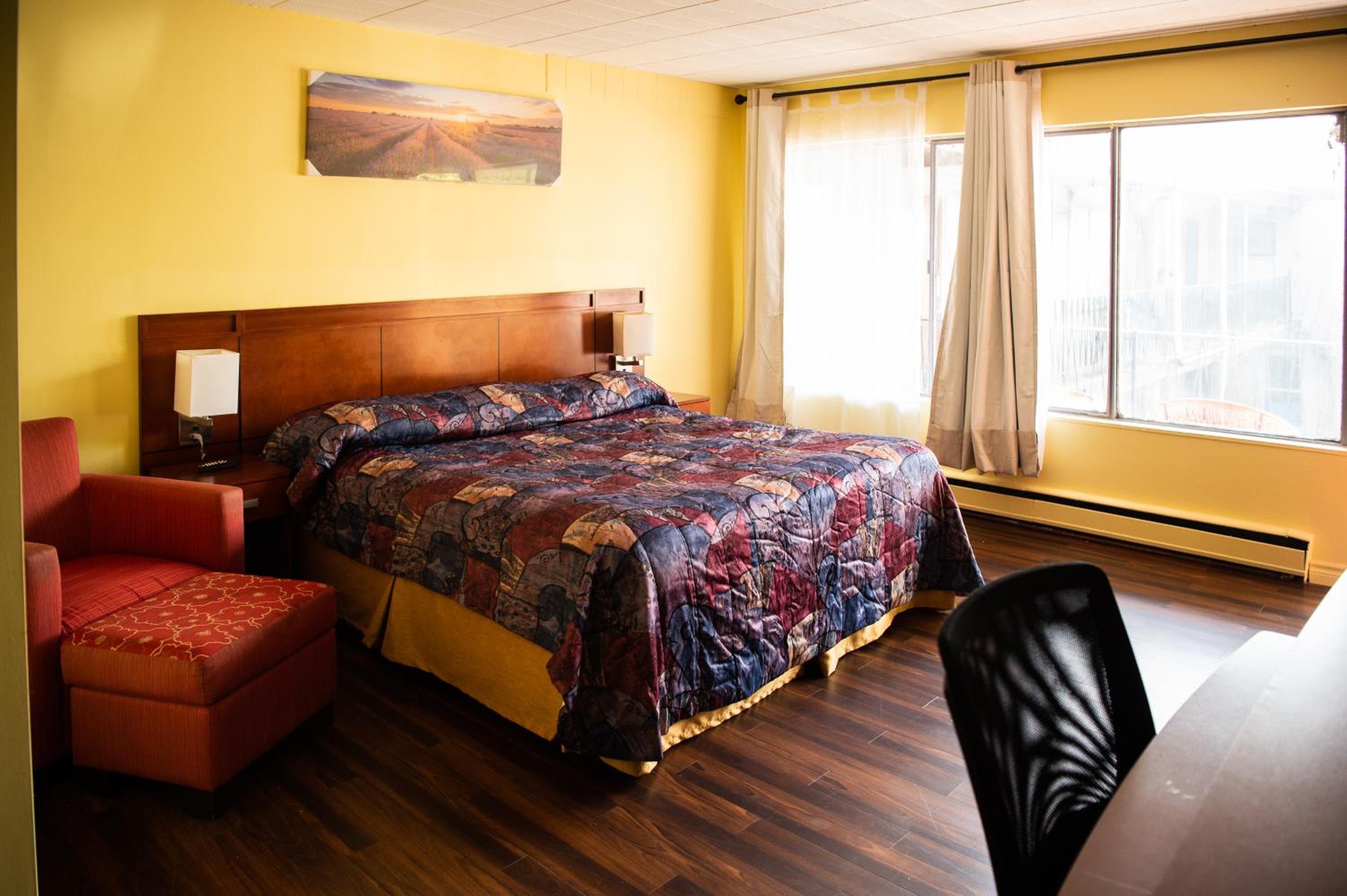Advance Inn