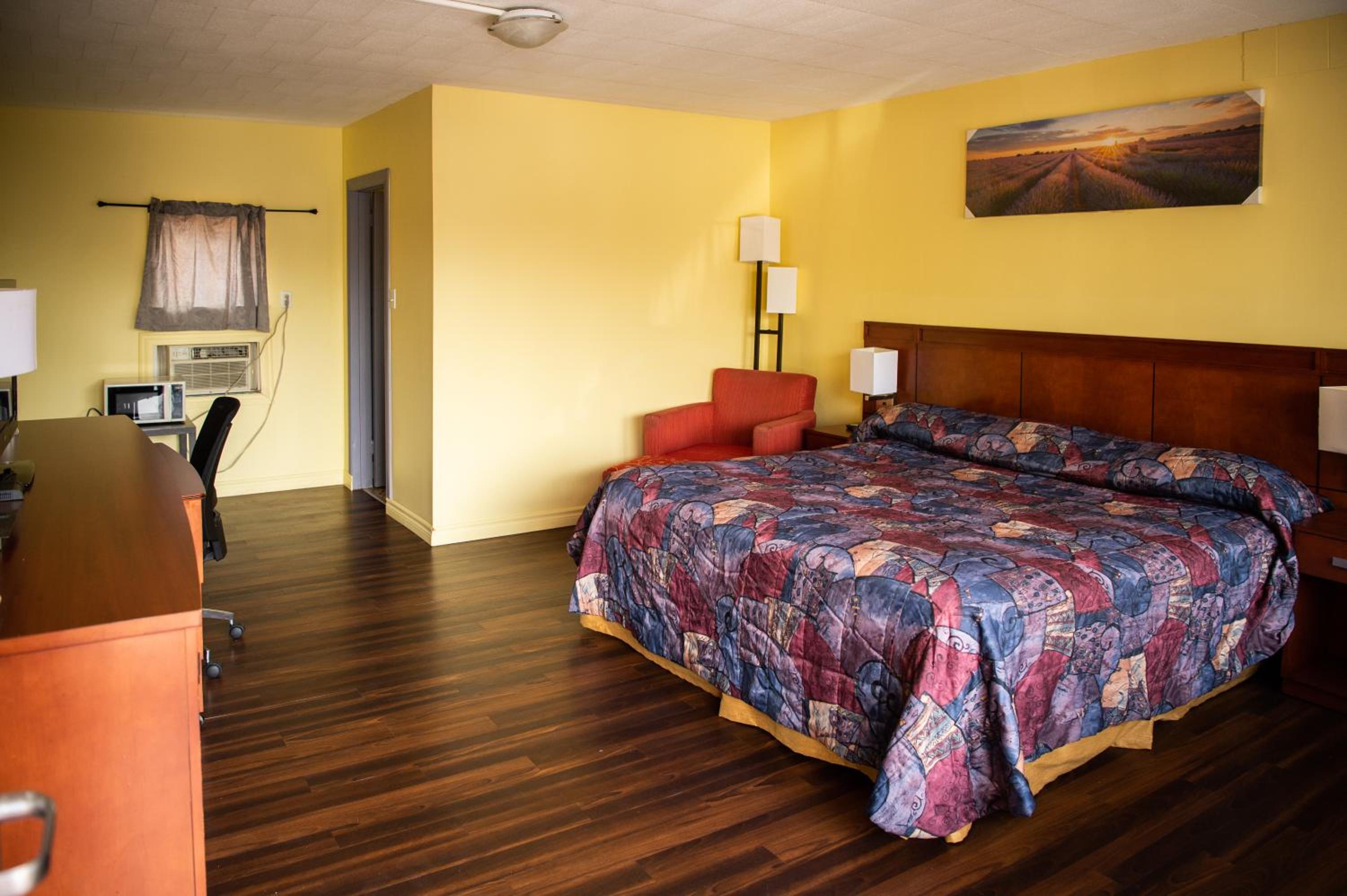 Advance Inn