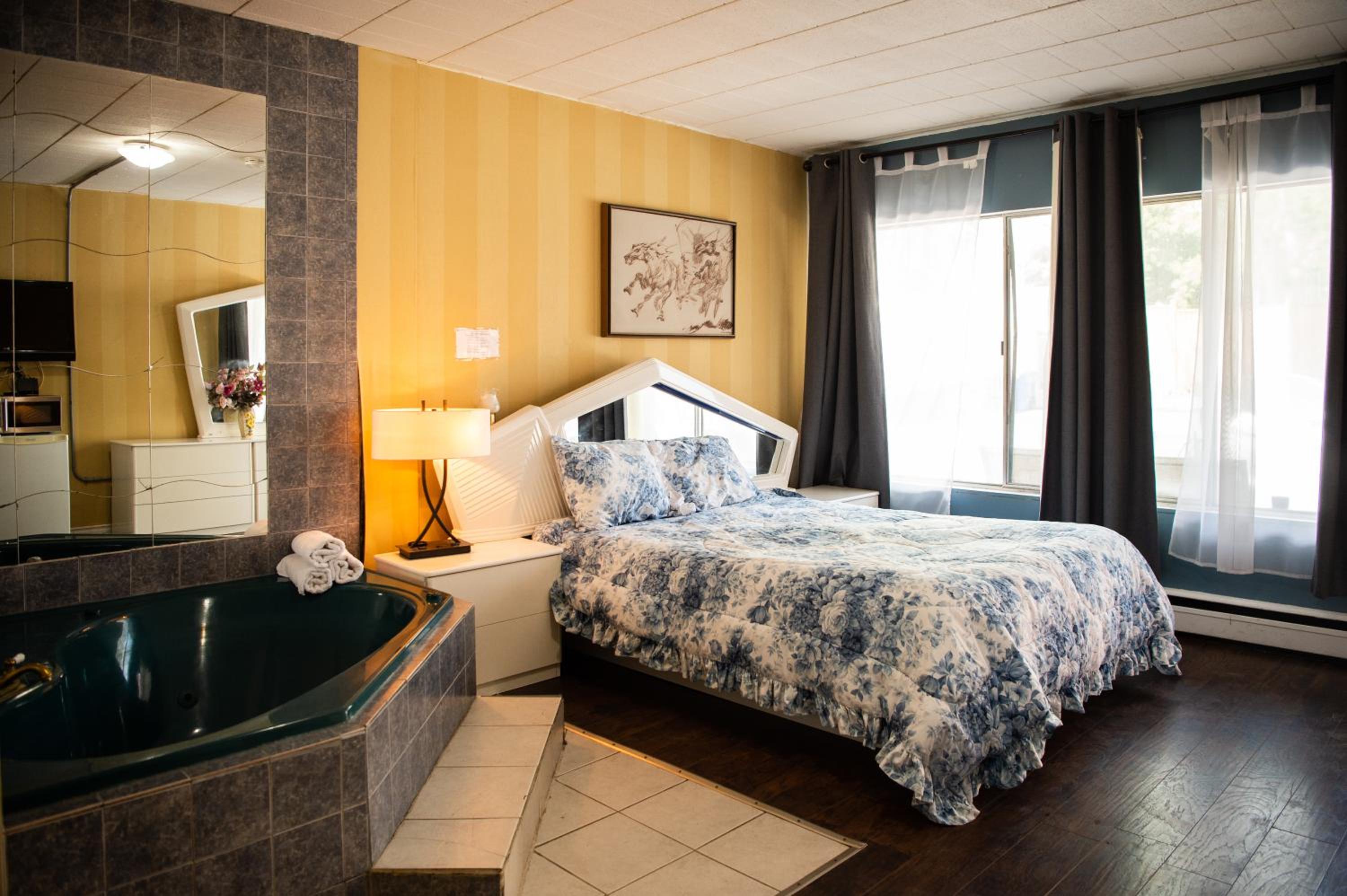 Advance Inn