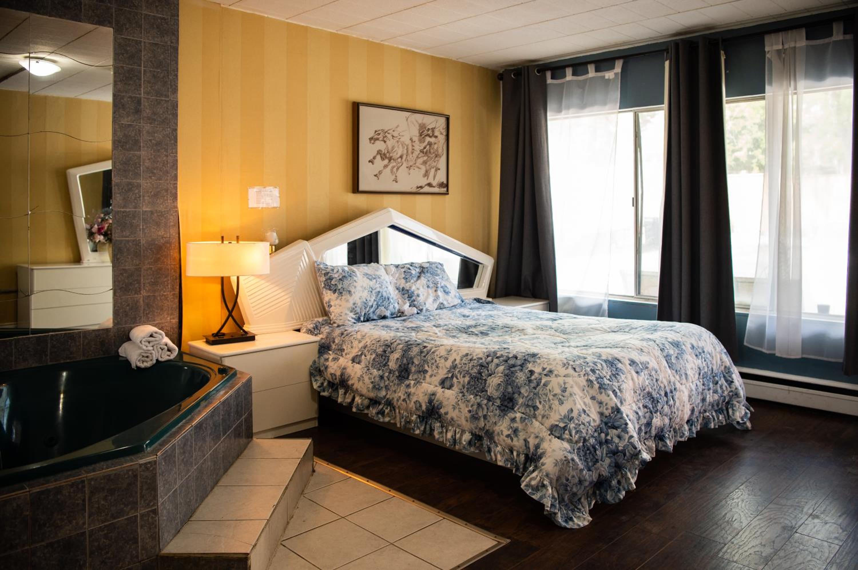 Advance Inn