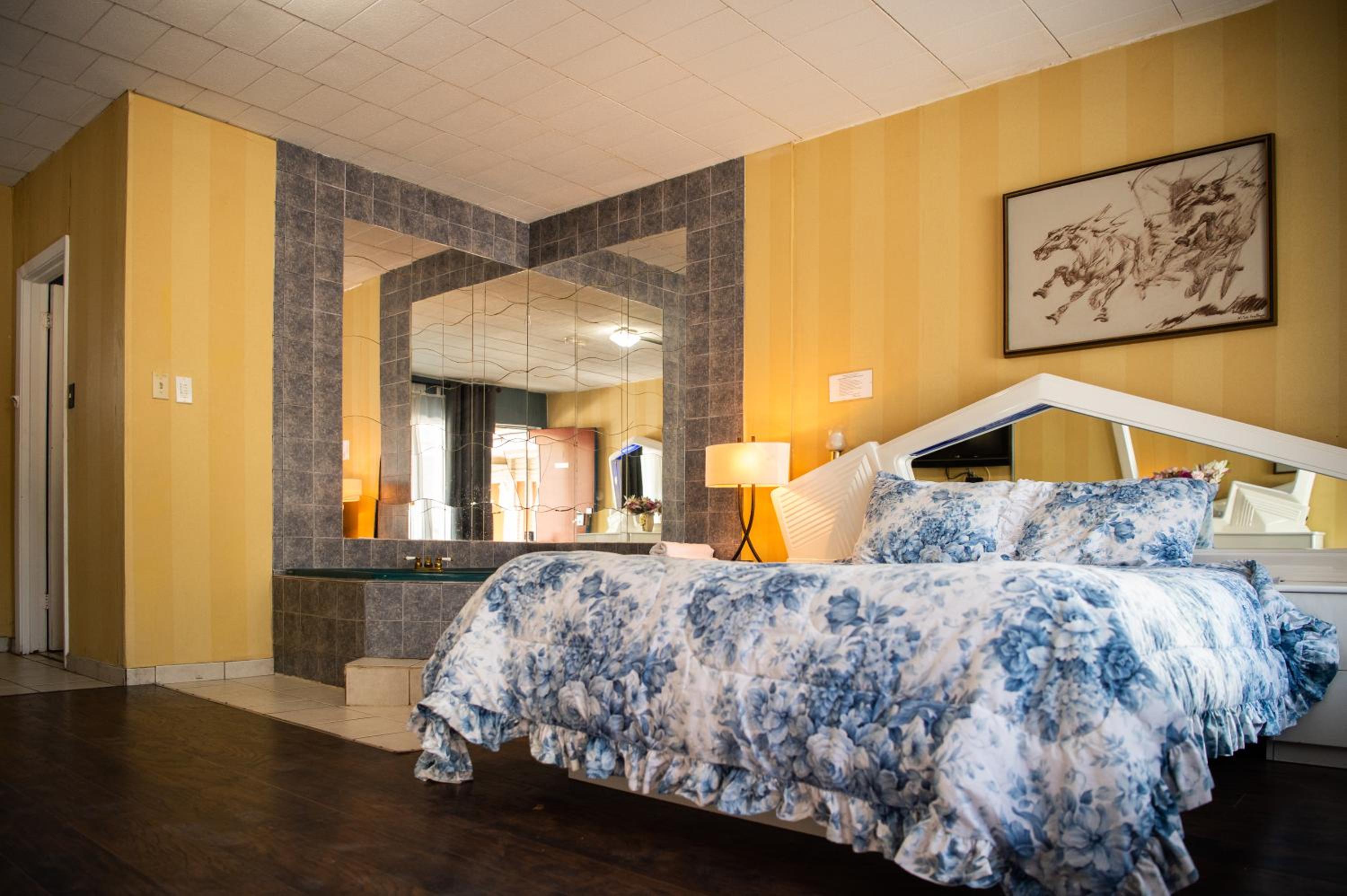 Advance Inn