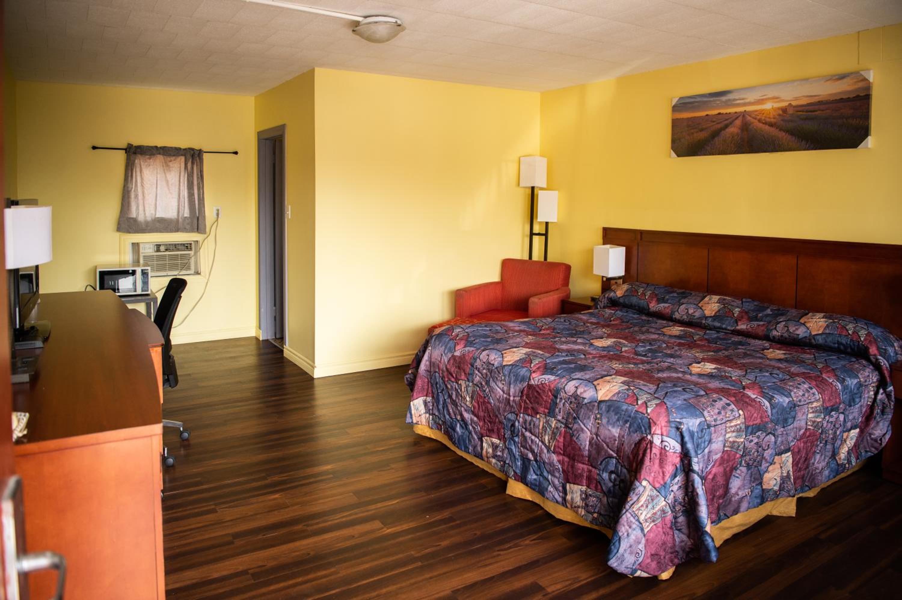Advance Inn