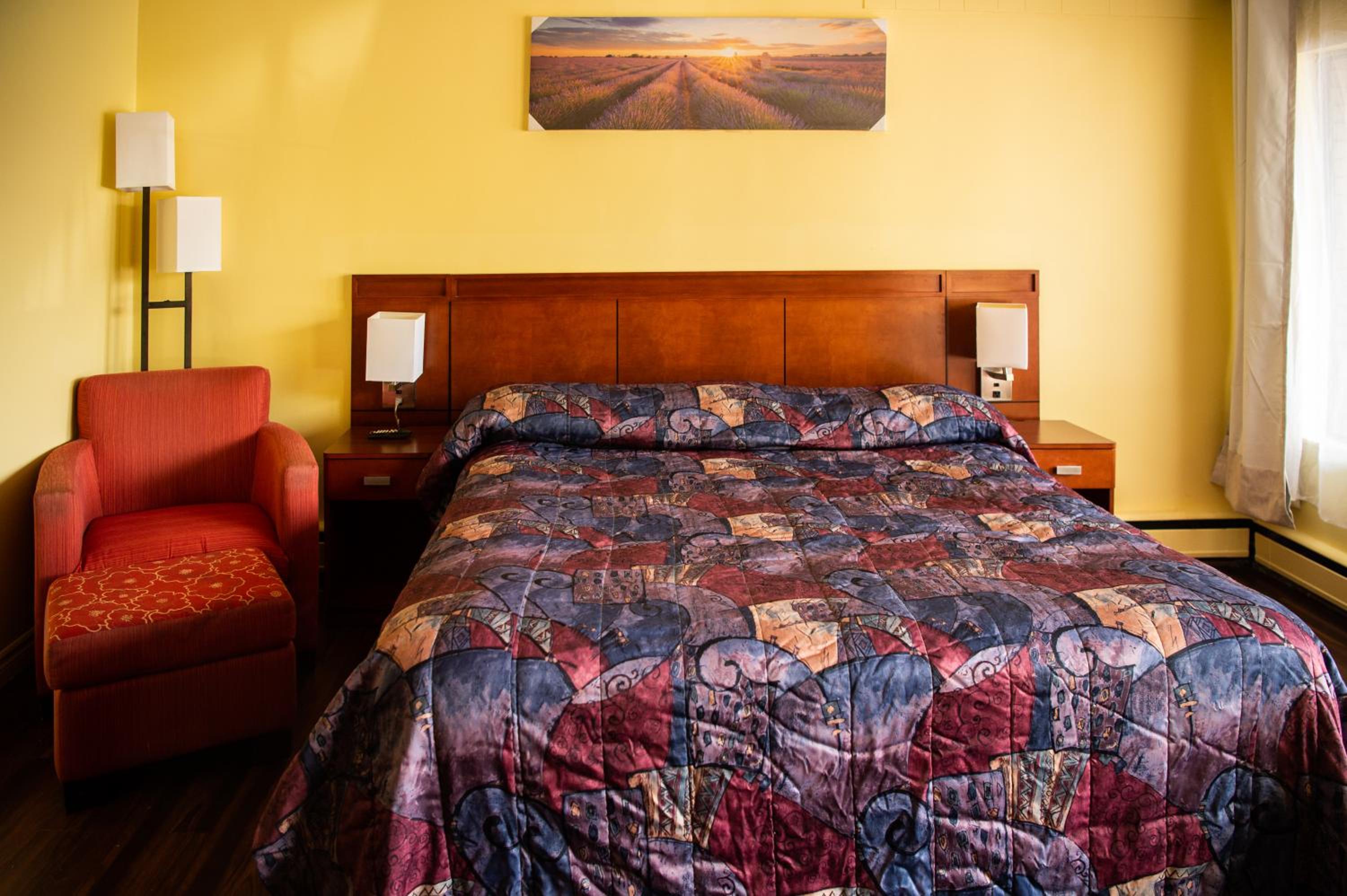 Advance Inn