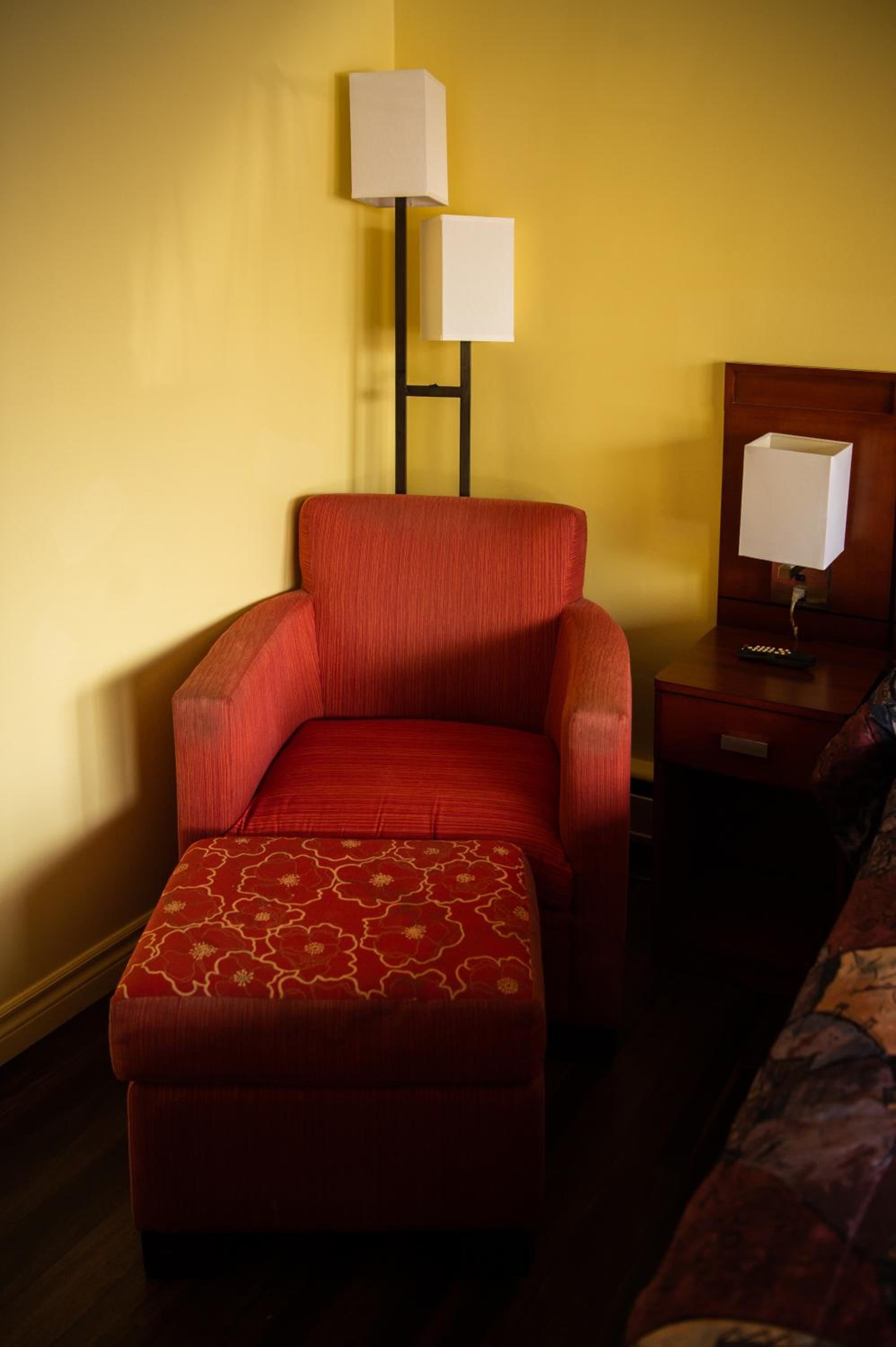Advance Inn