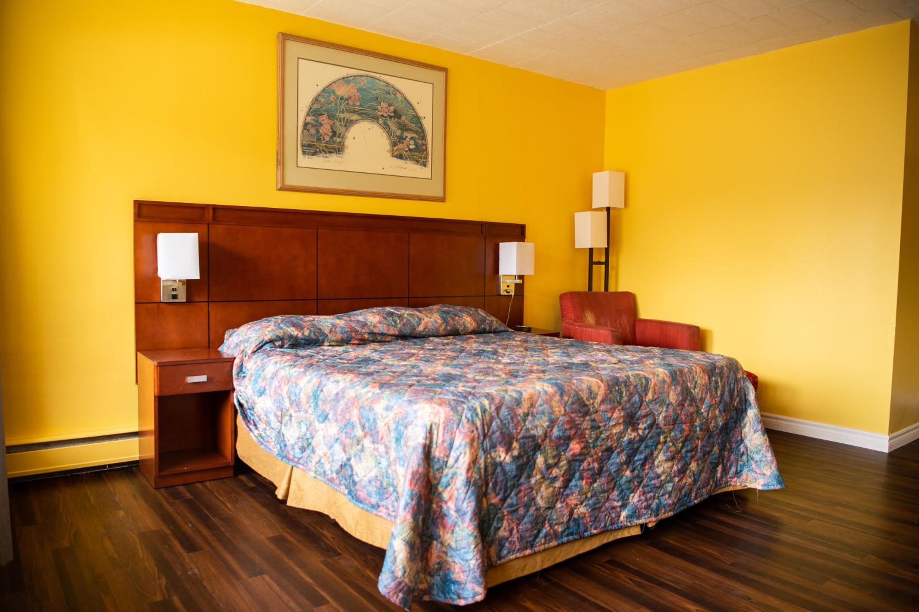 Advance Inn
