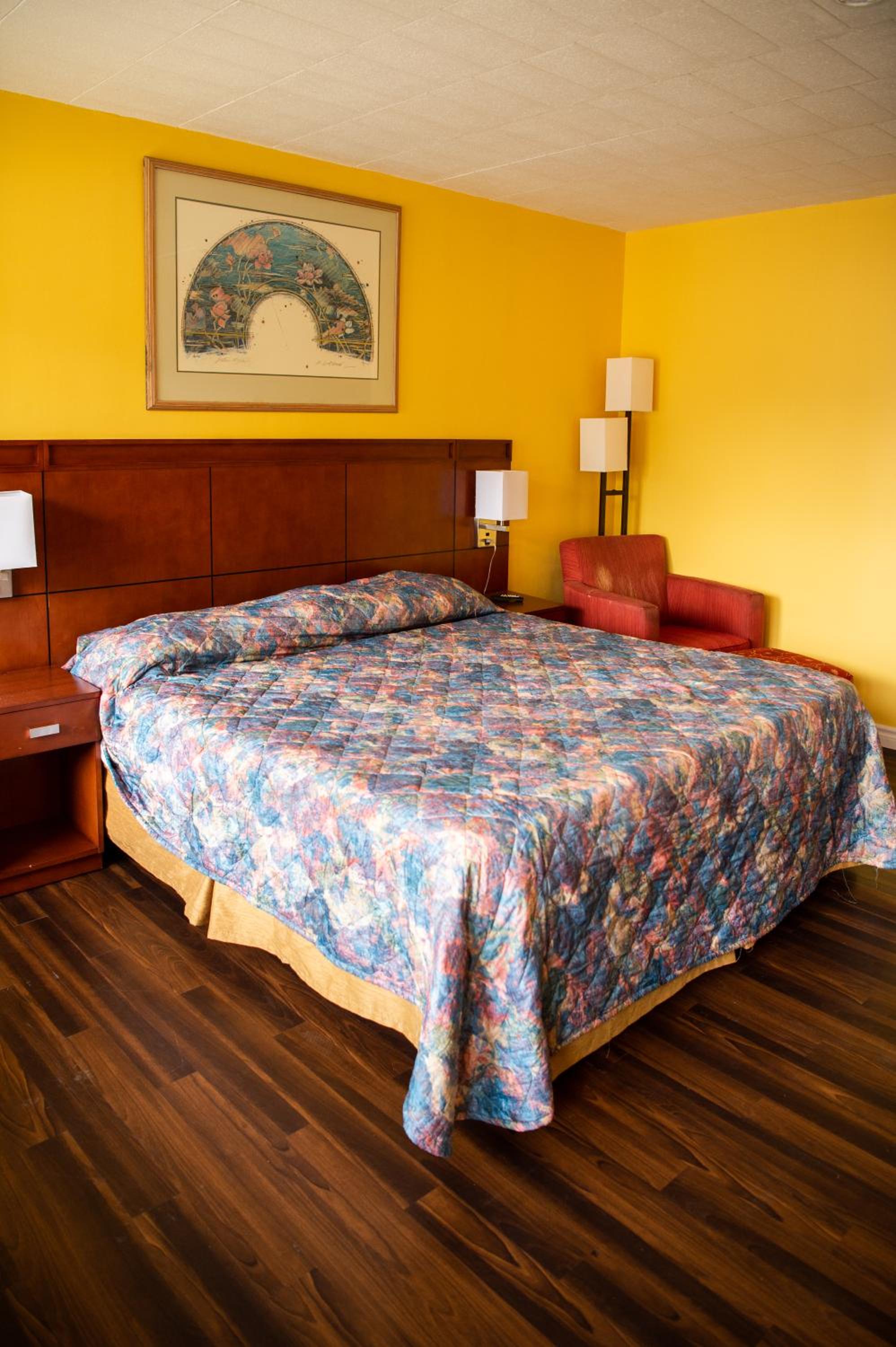 Advance Inn