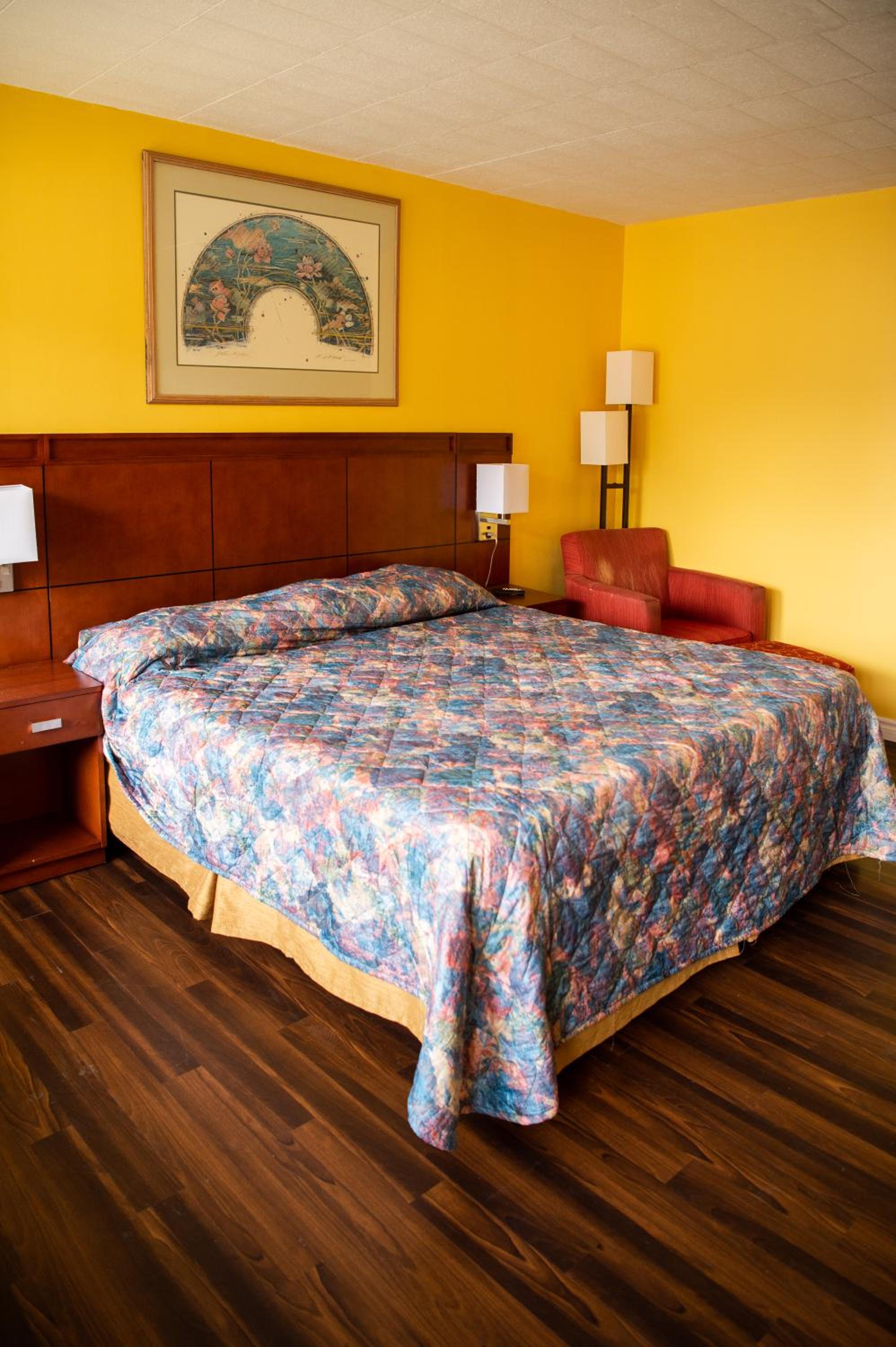 Advance Inn